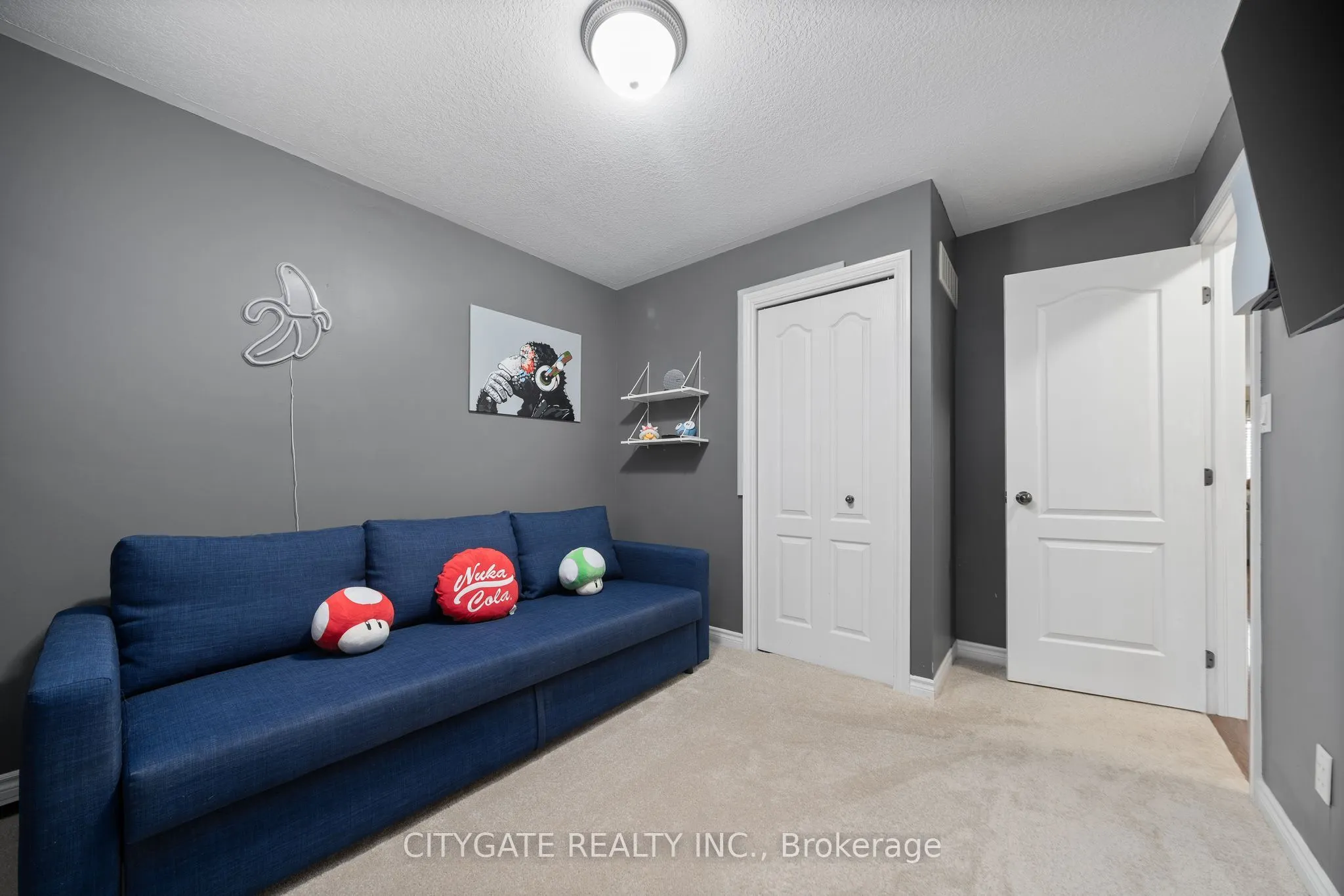 43 Follwell Crescent