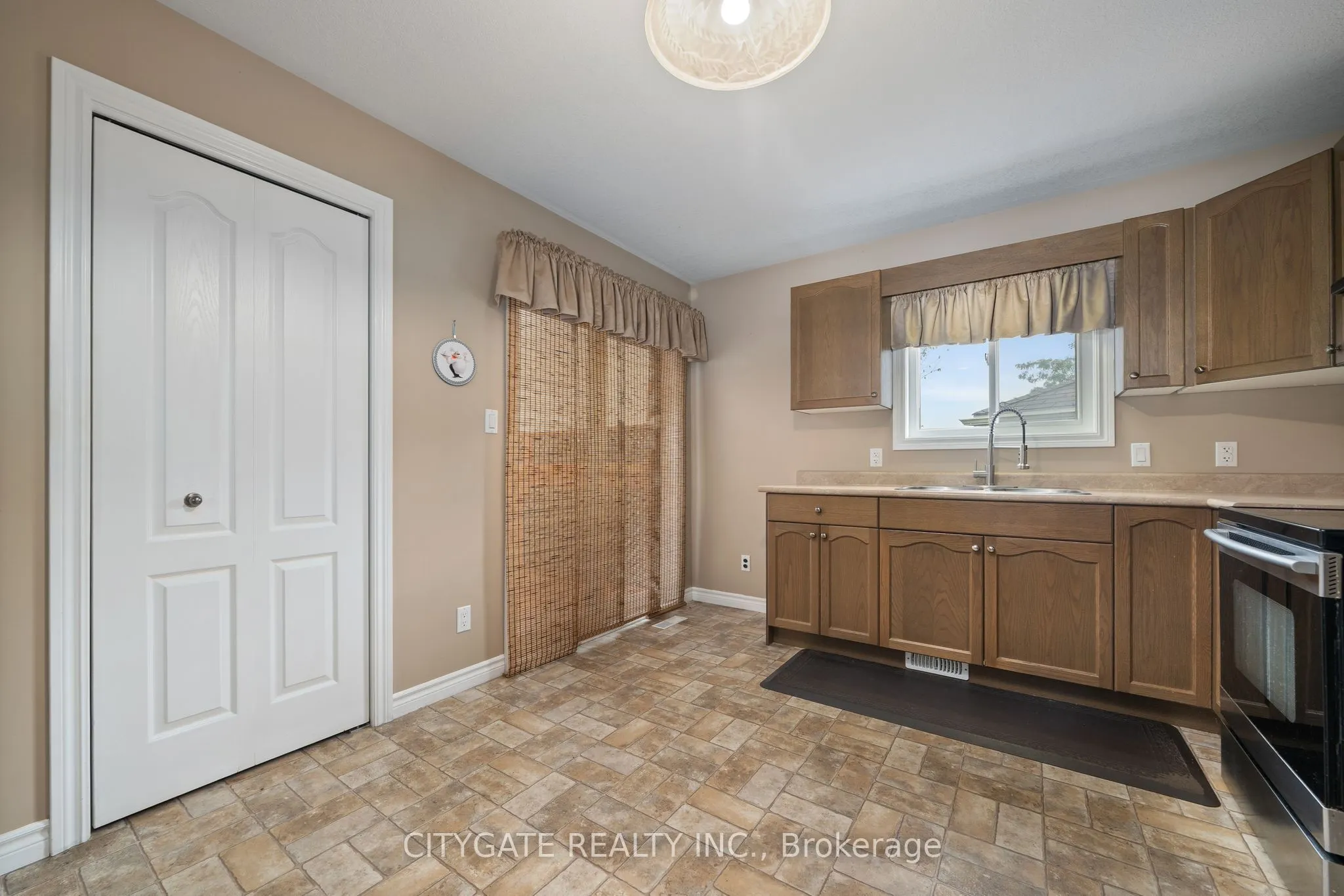 43 Follwell Crescent