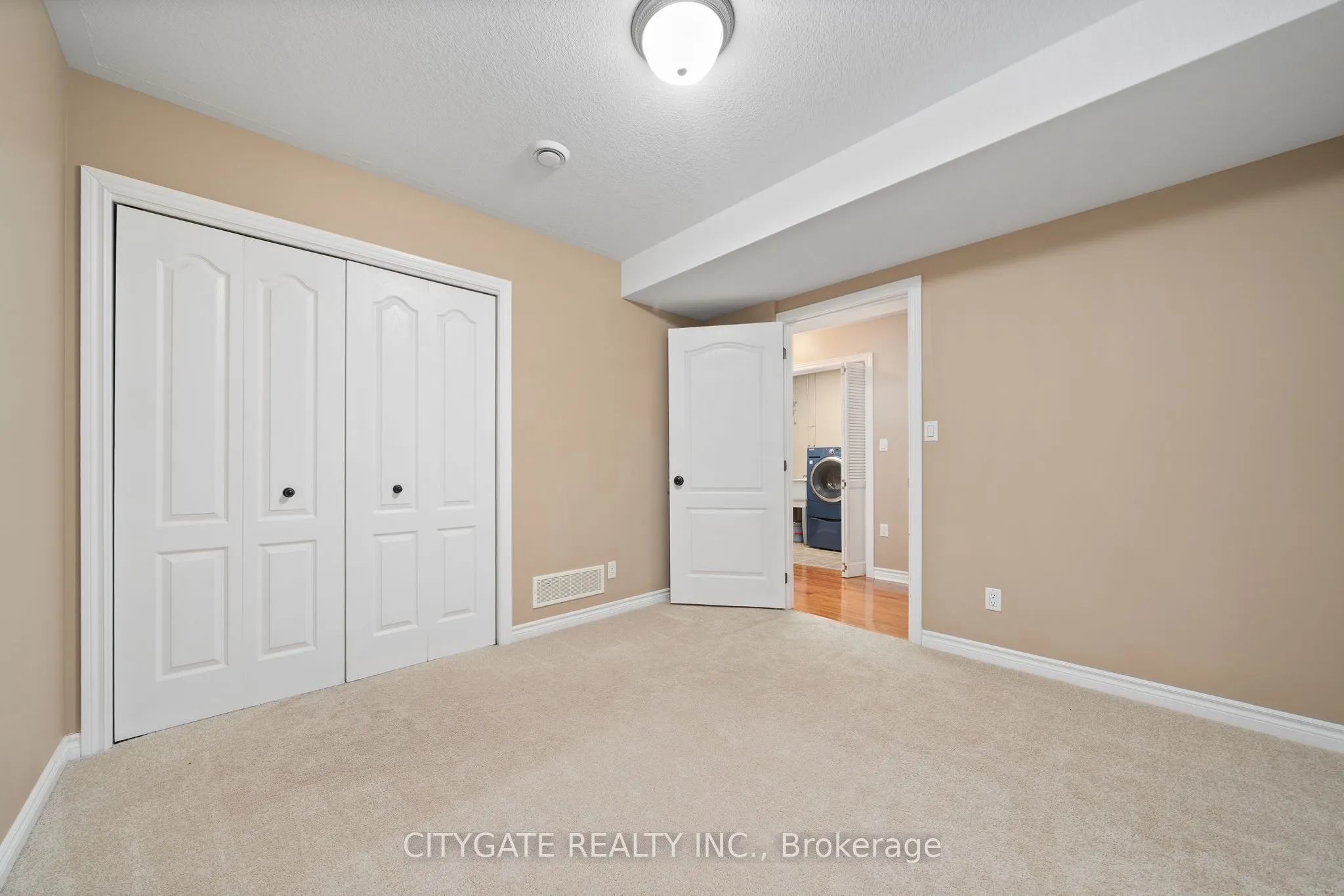 43 Follwell Crescent