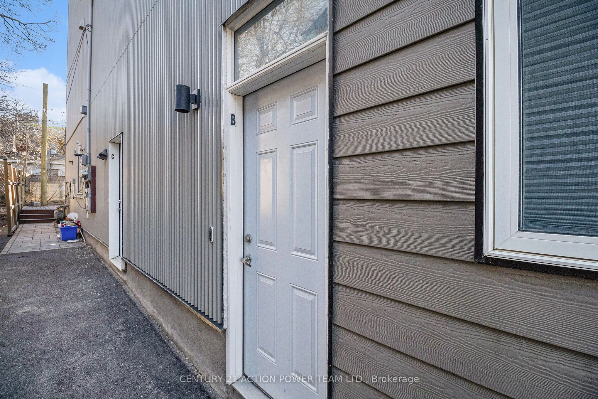 453 Booth Street, #B