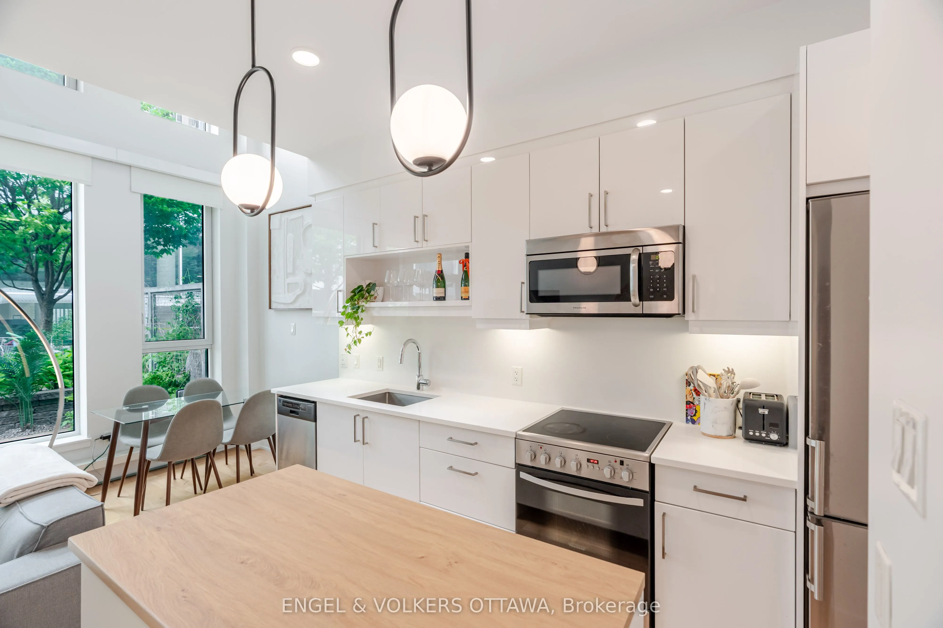 197 lisgar Street, #202