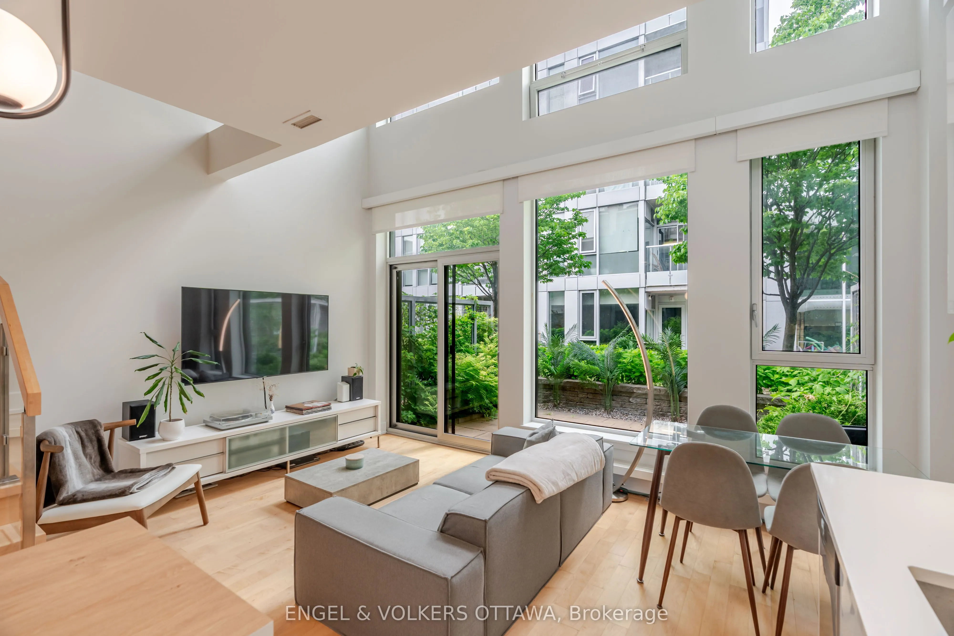197 lisgar Street, #202