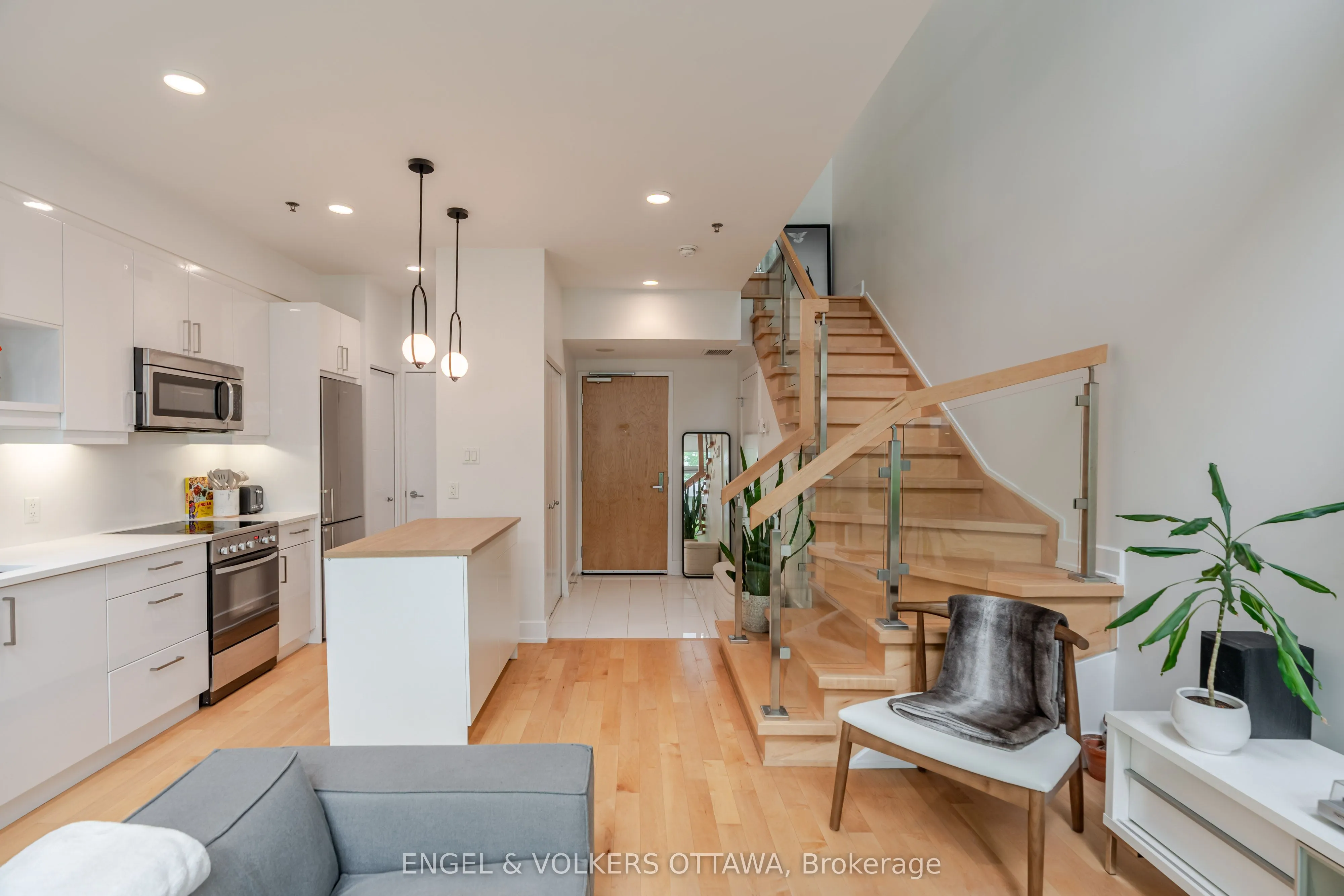 197 lisgar Street, #202