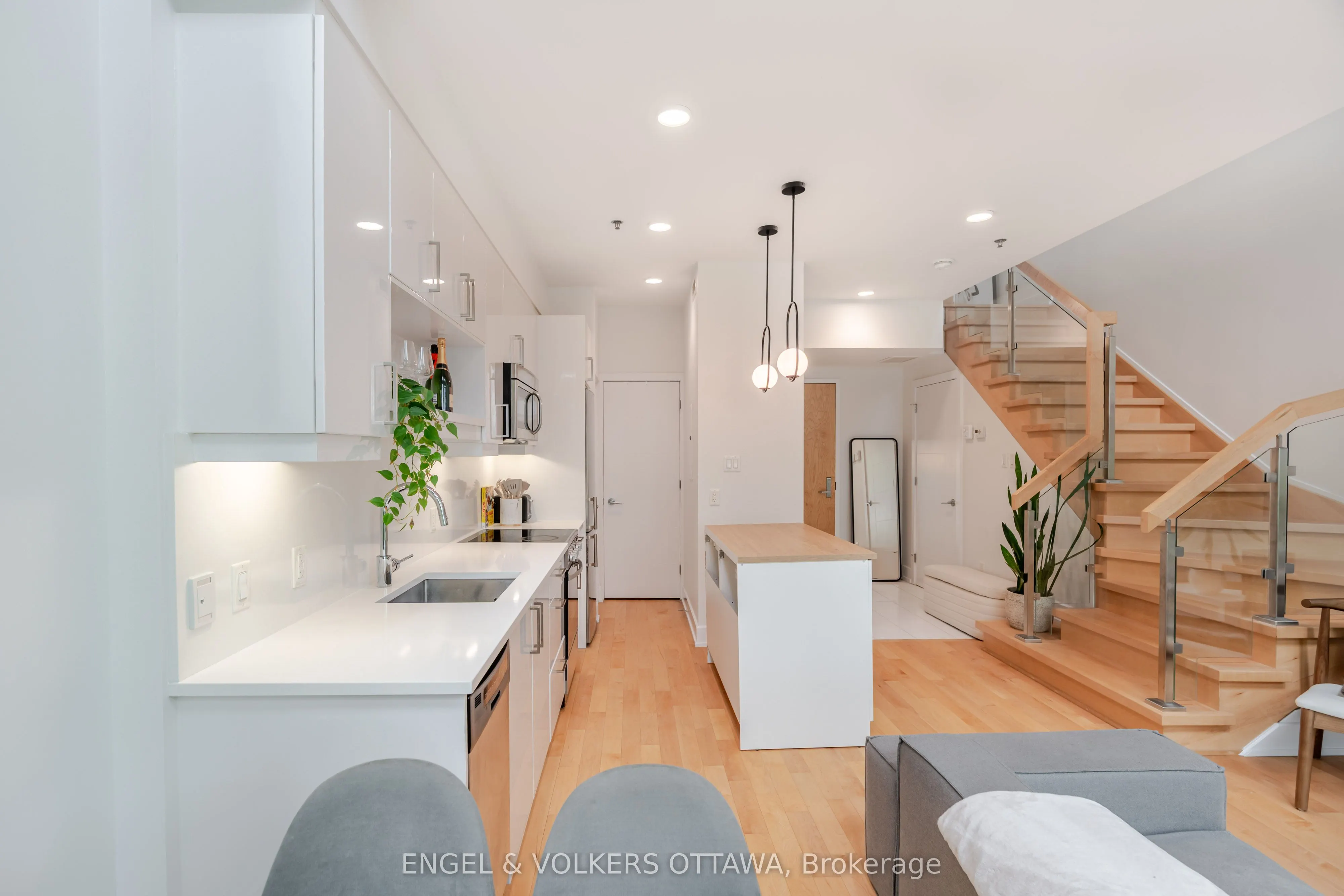 197 lisgar Street, #202