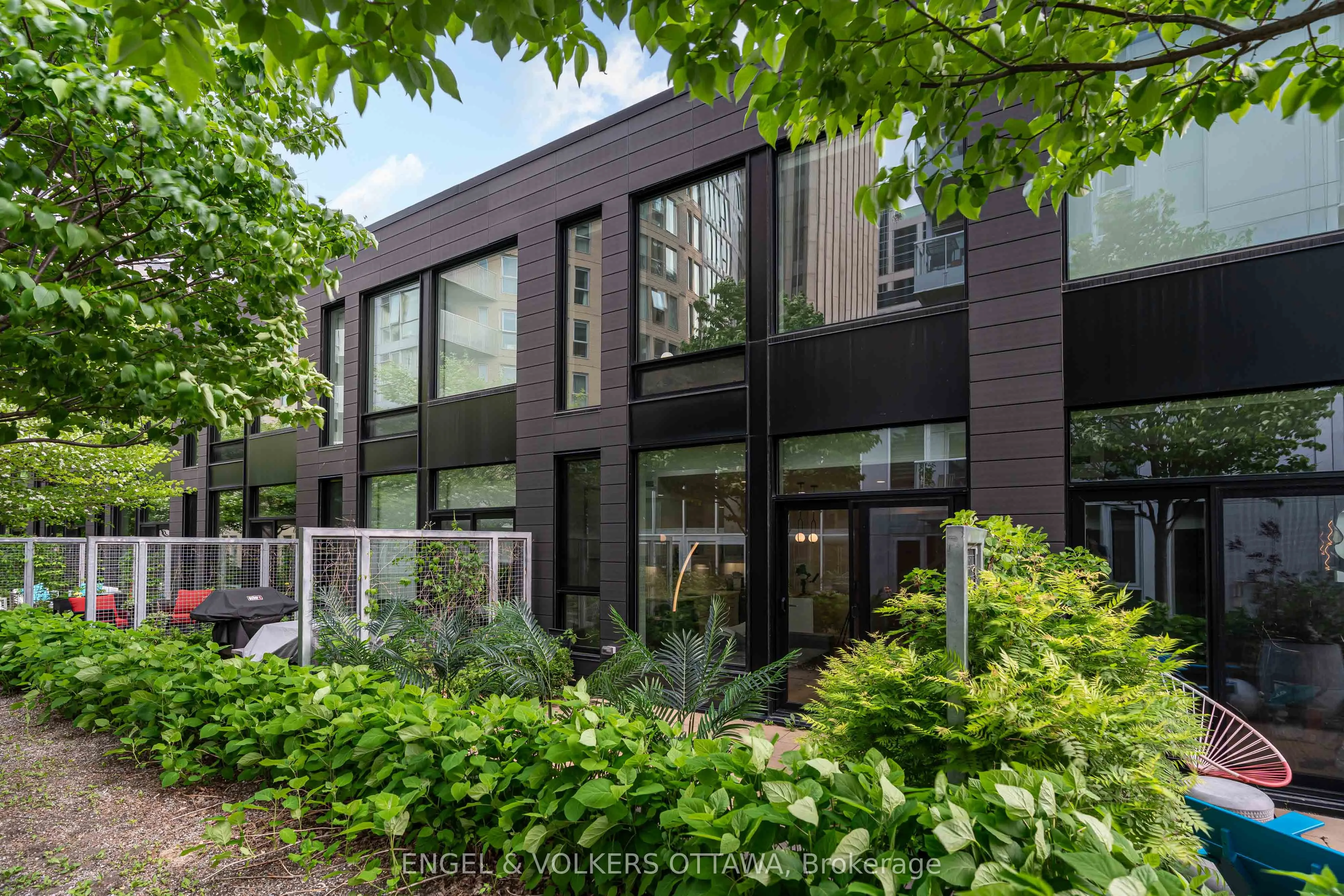 197 lisgar Street, #202