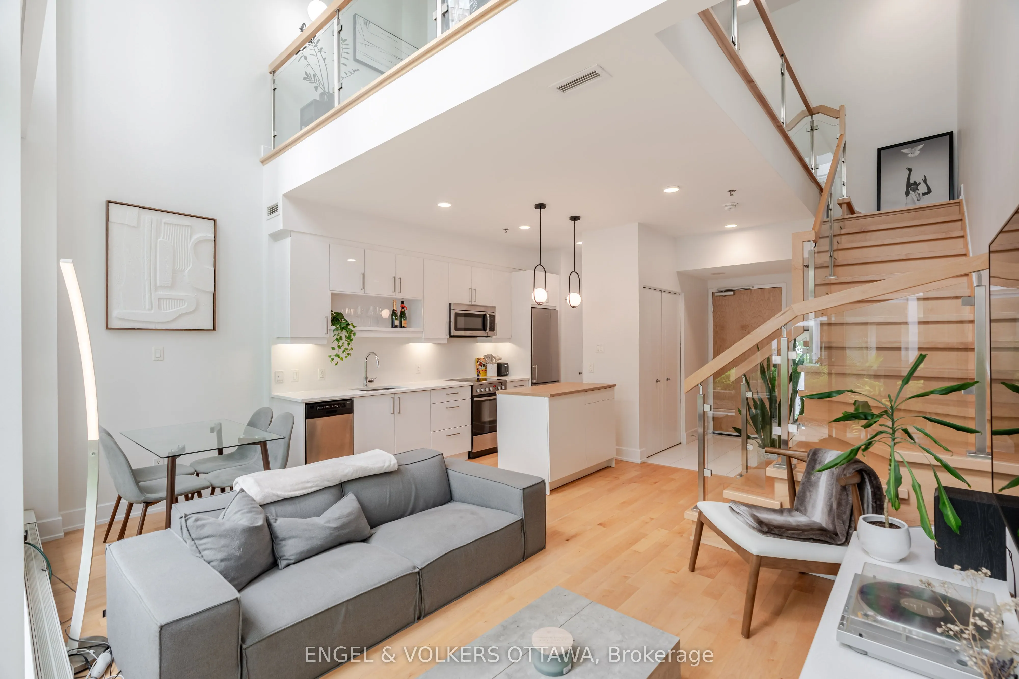 197 lisgar Street, #202