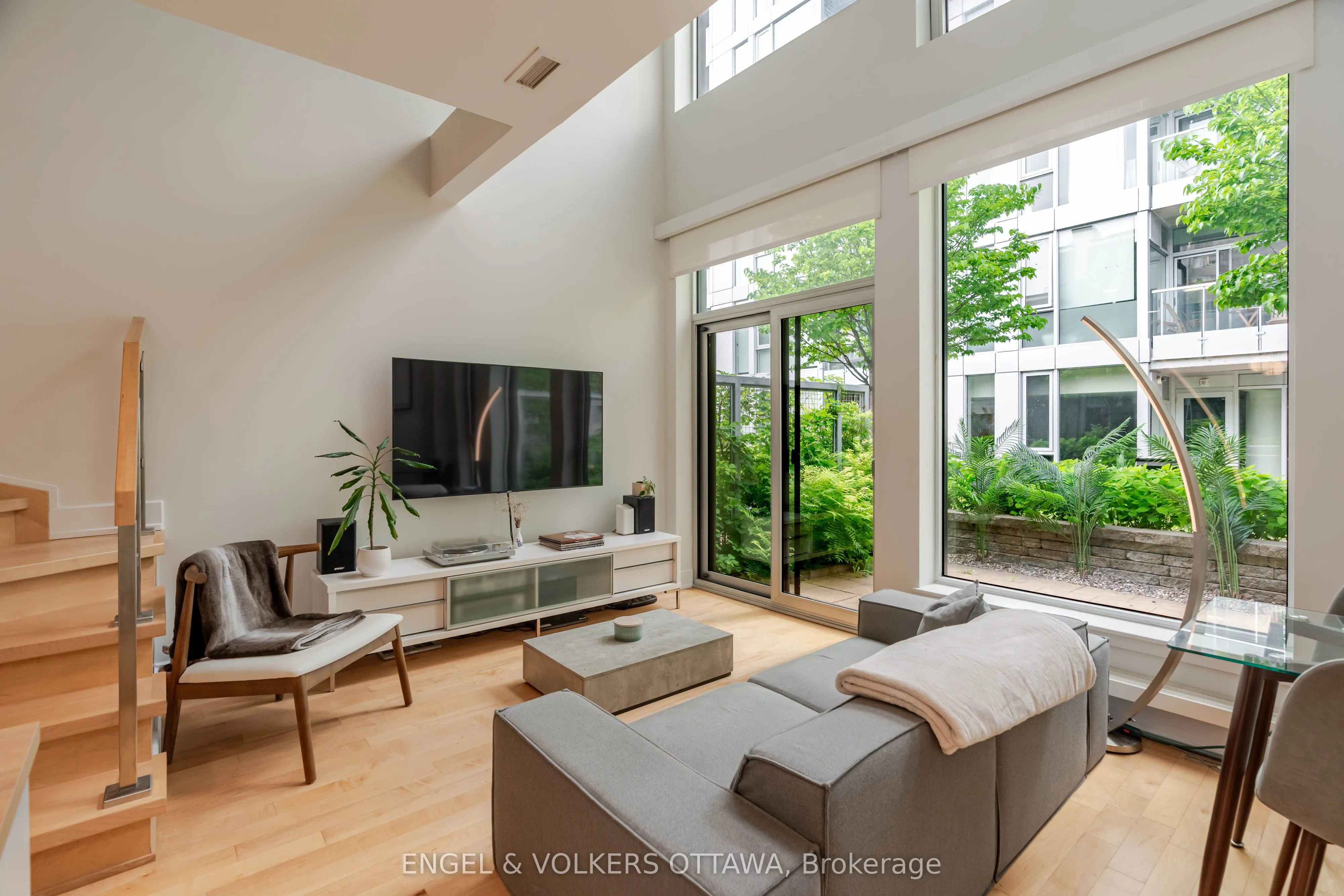 197 lisgar Street, #202