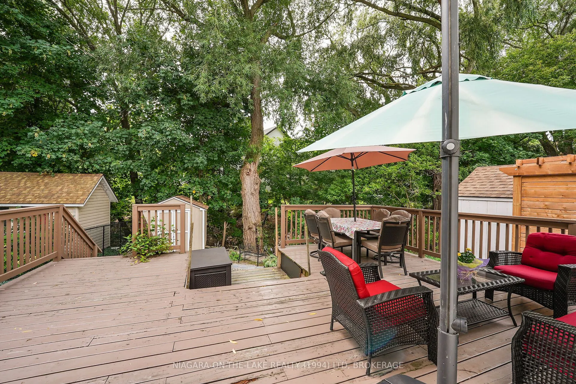 6 LAKESIDE Drive
