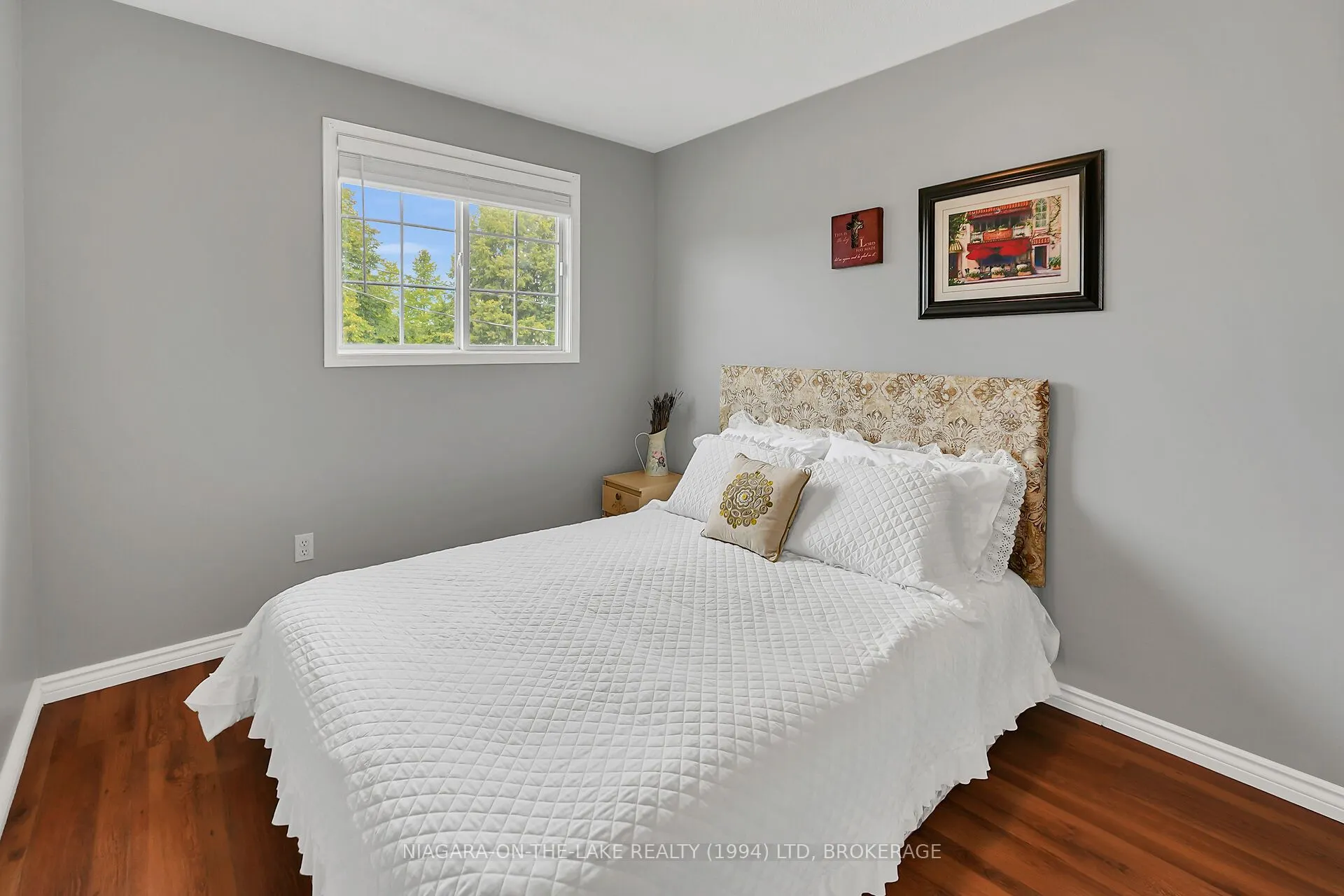 6 LAKESIDE Drive