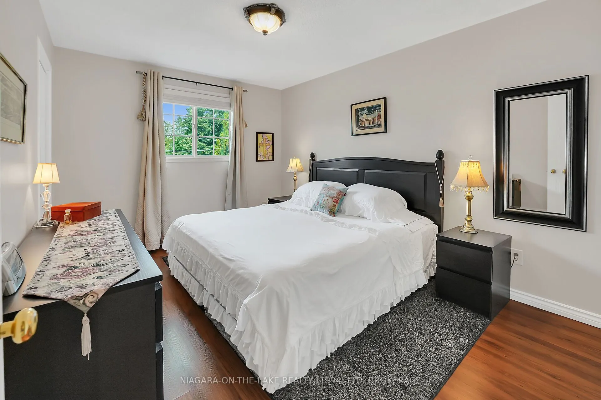 6 LAKESIDE Drive