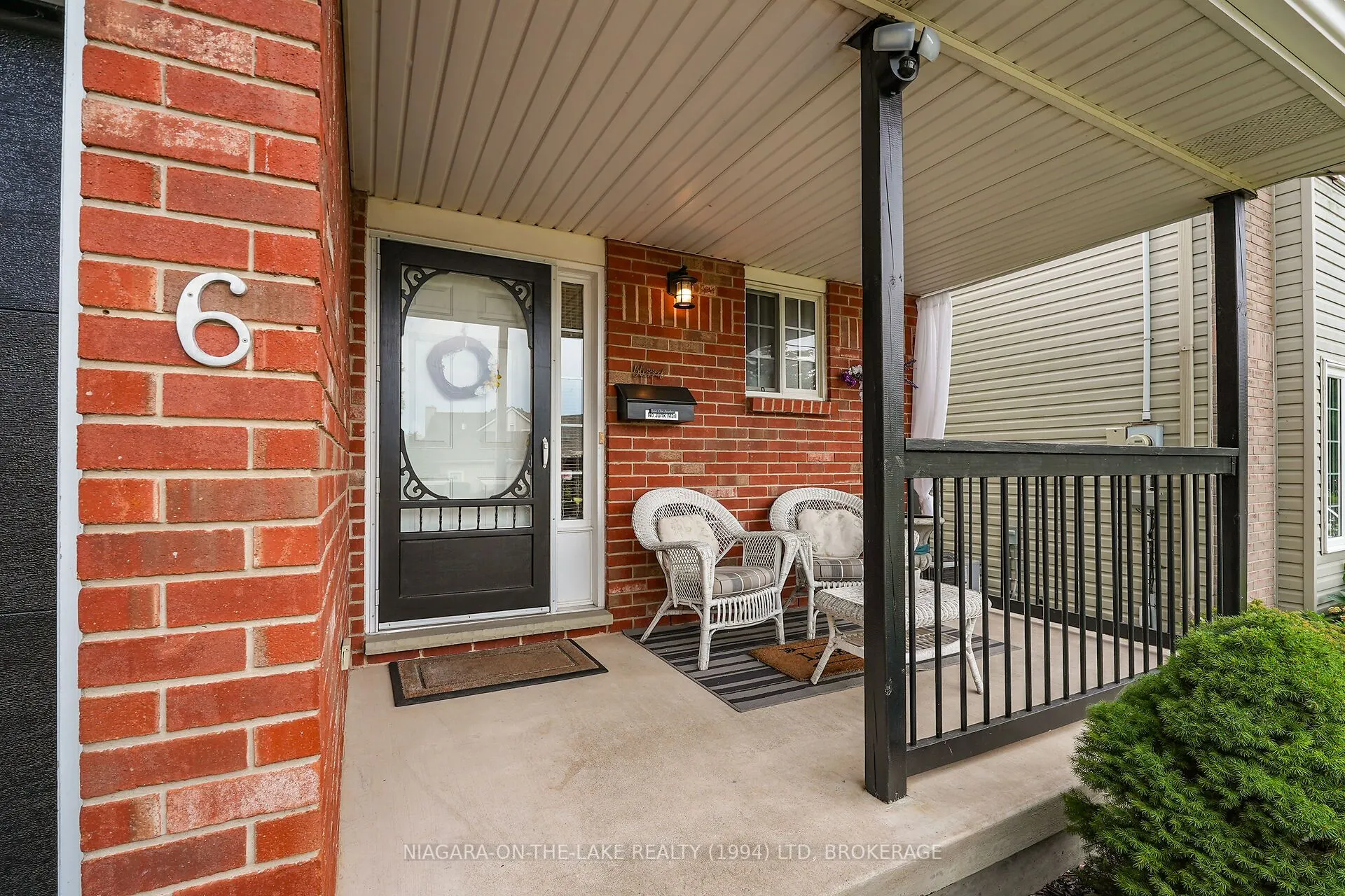 6 LAKESIDE Drive