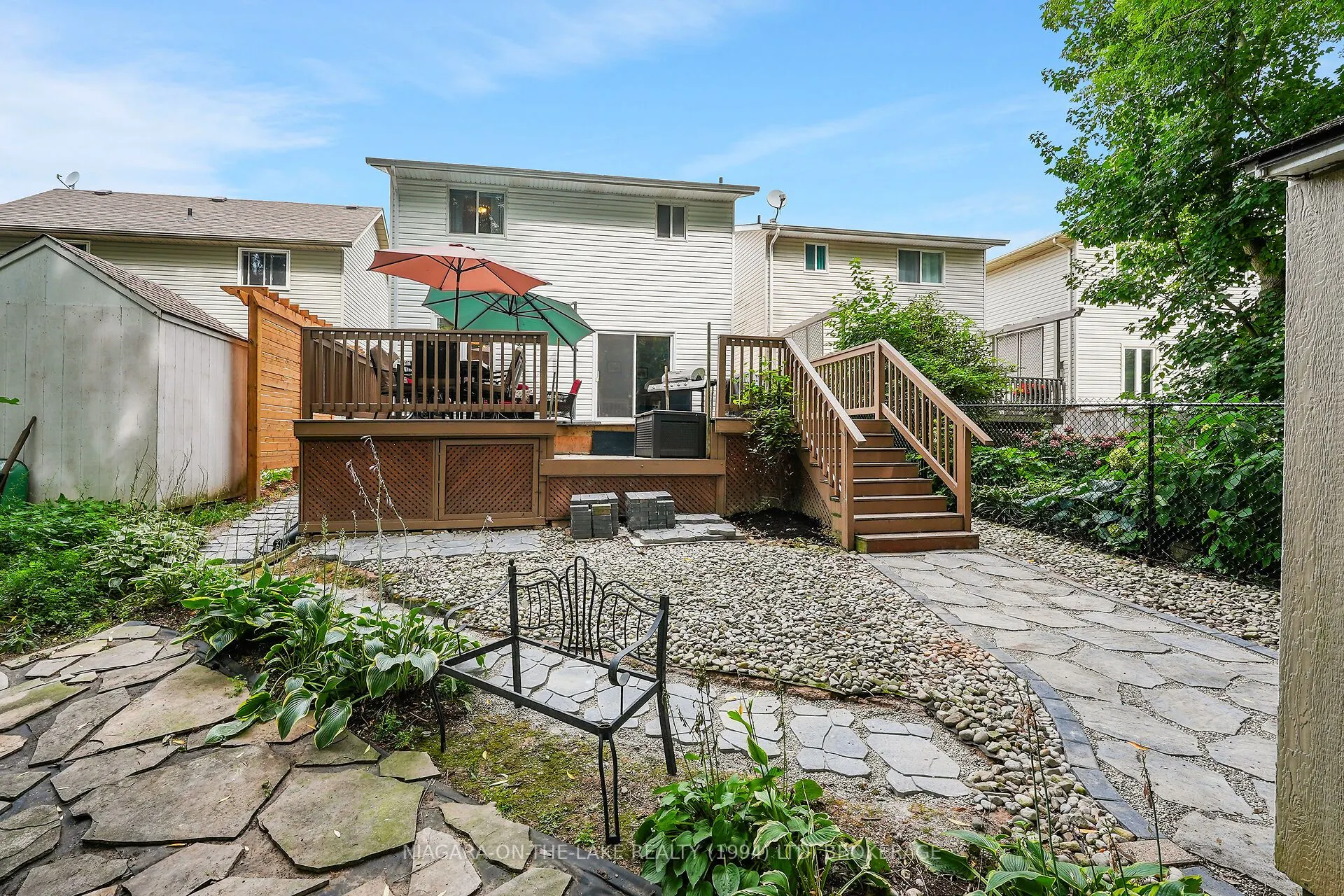 6 LAKESIDE Drive