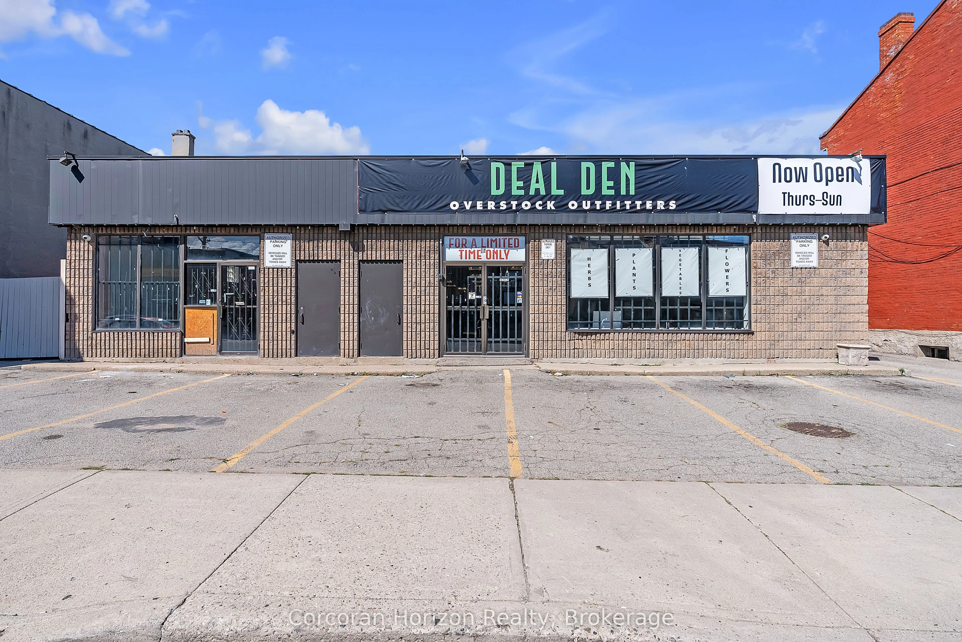 15 Barton Street E, #Main