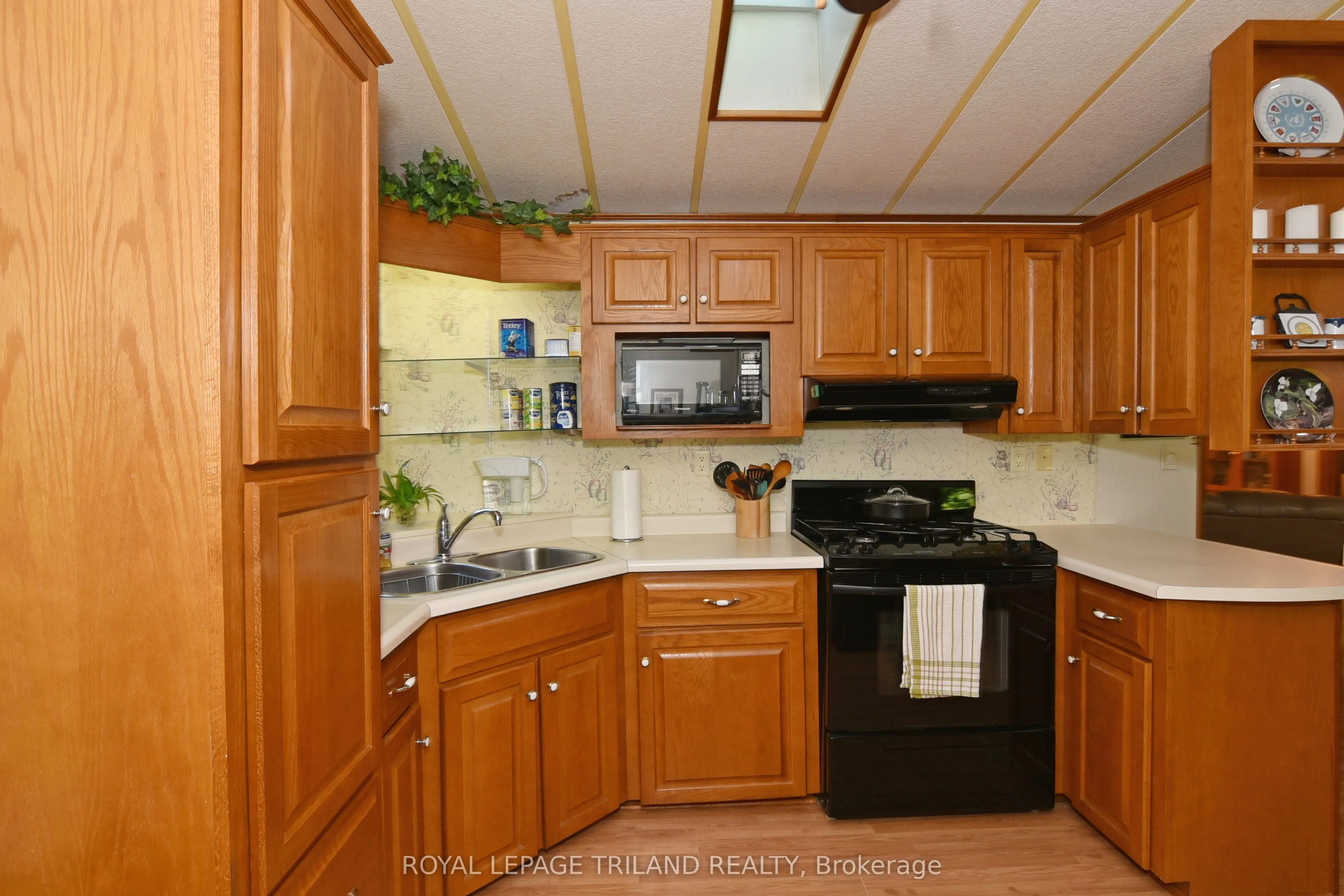 9910 NORTHVILLE Crescent, #A33
