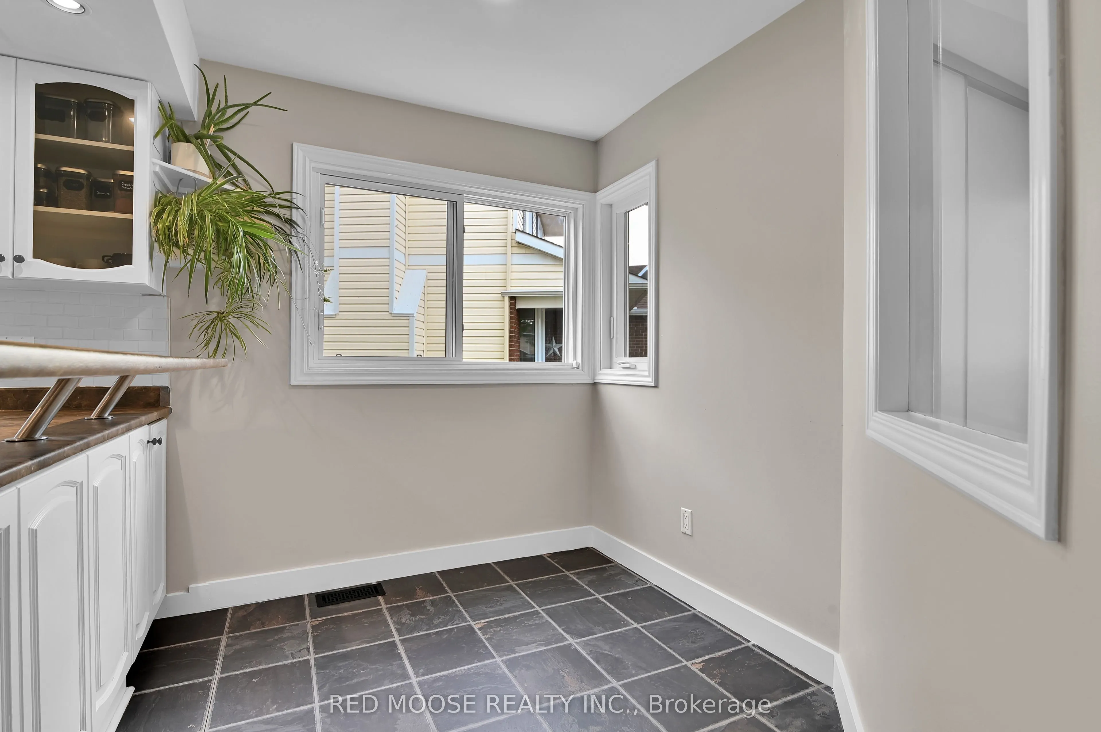 55 Hawley Crescent