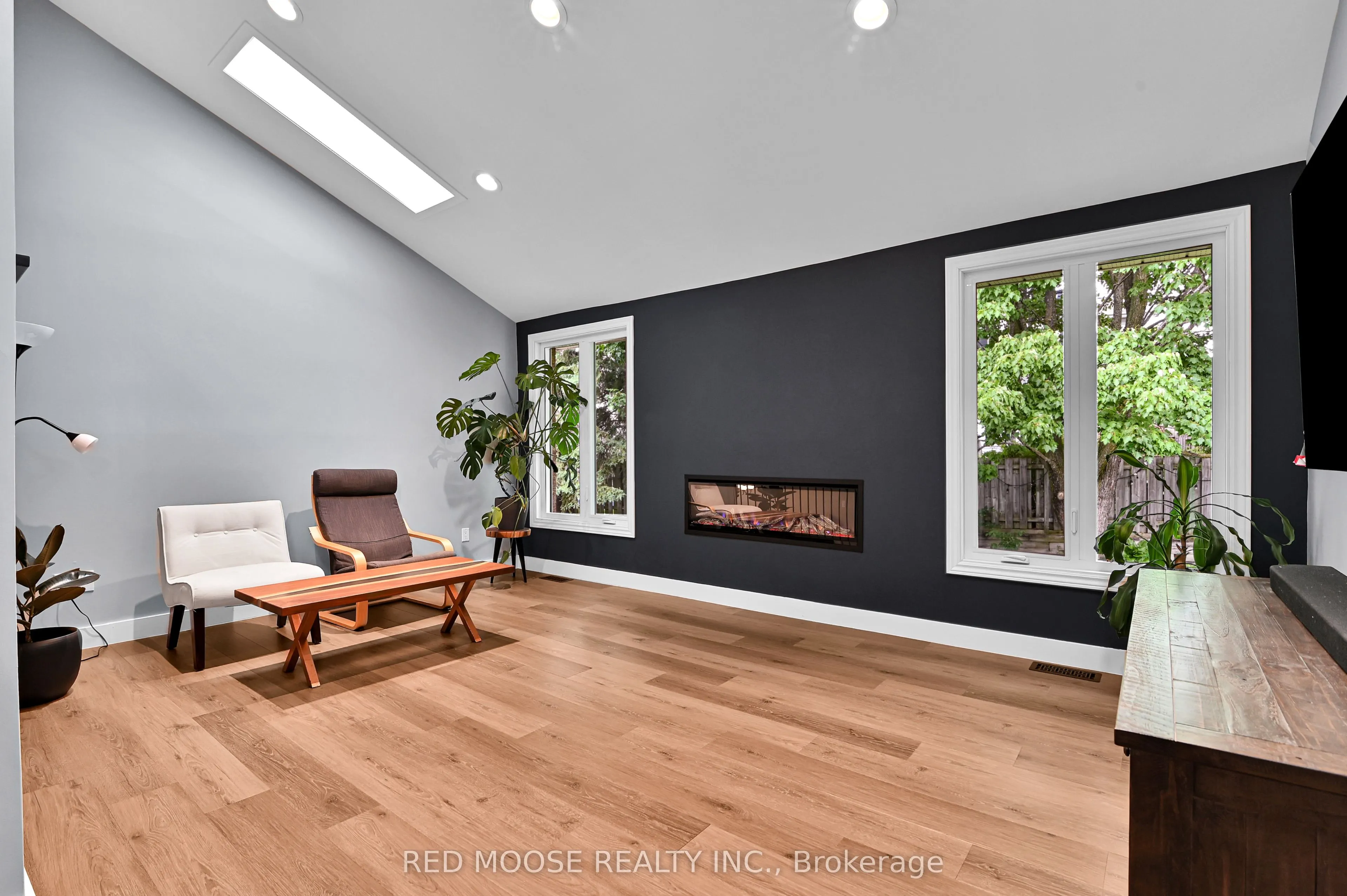 55 Hawley Crescent