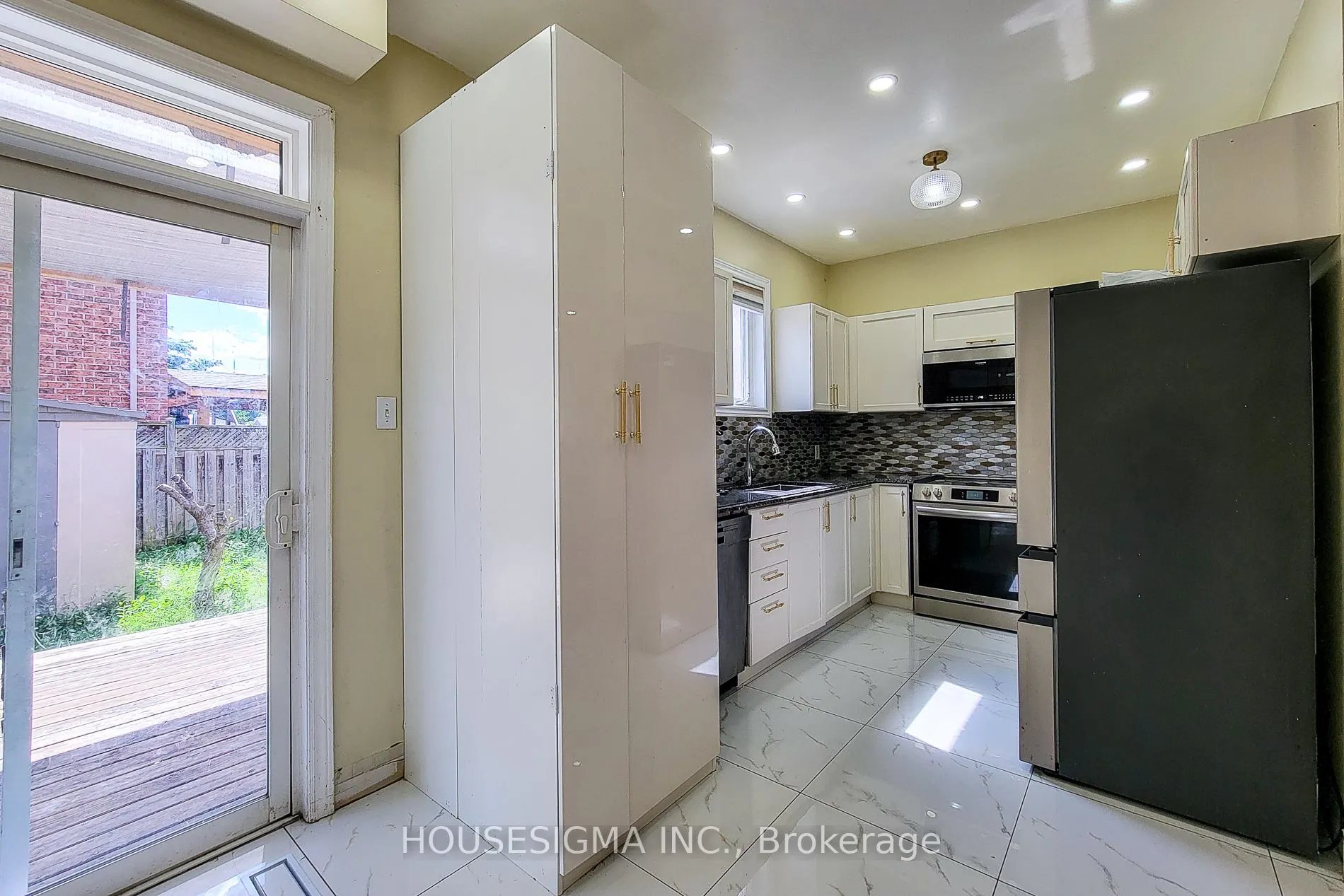 69 Peachwood Crescent, #Main