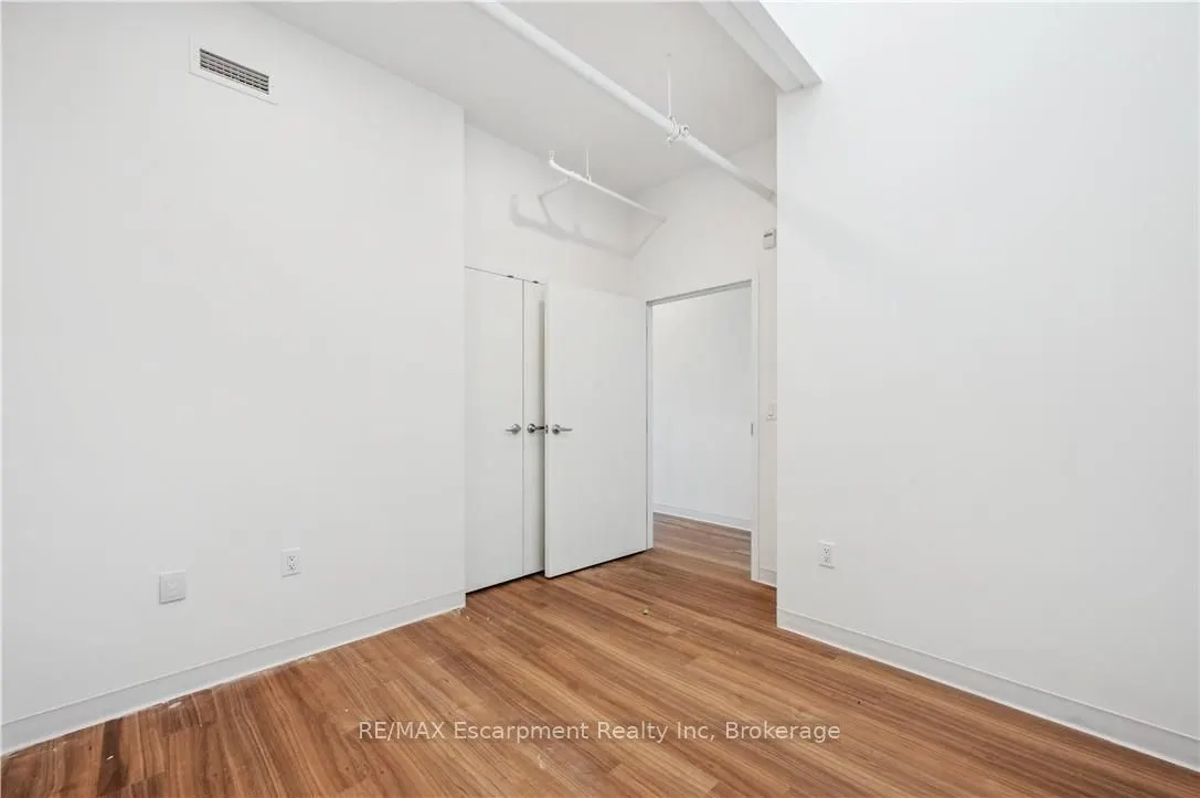 120 Huron Street, #528