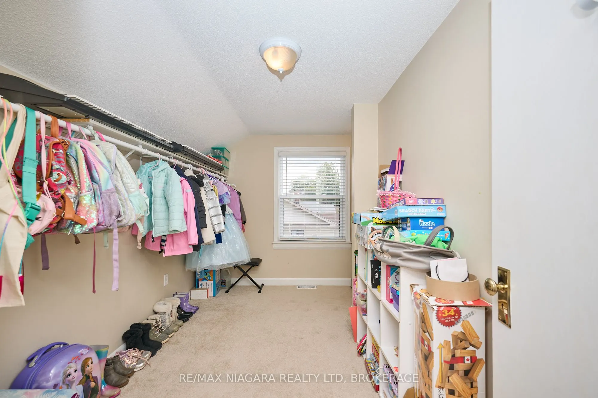 5667 Montrose Road