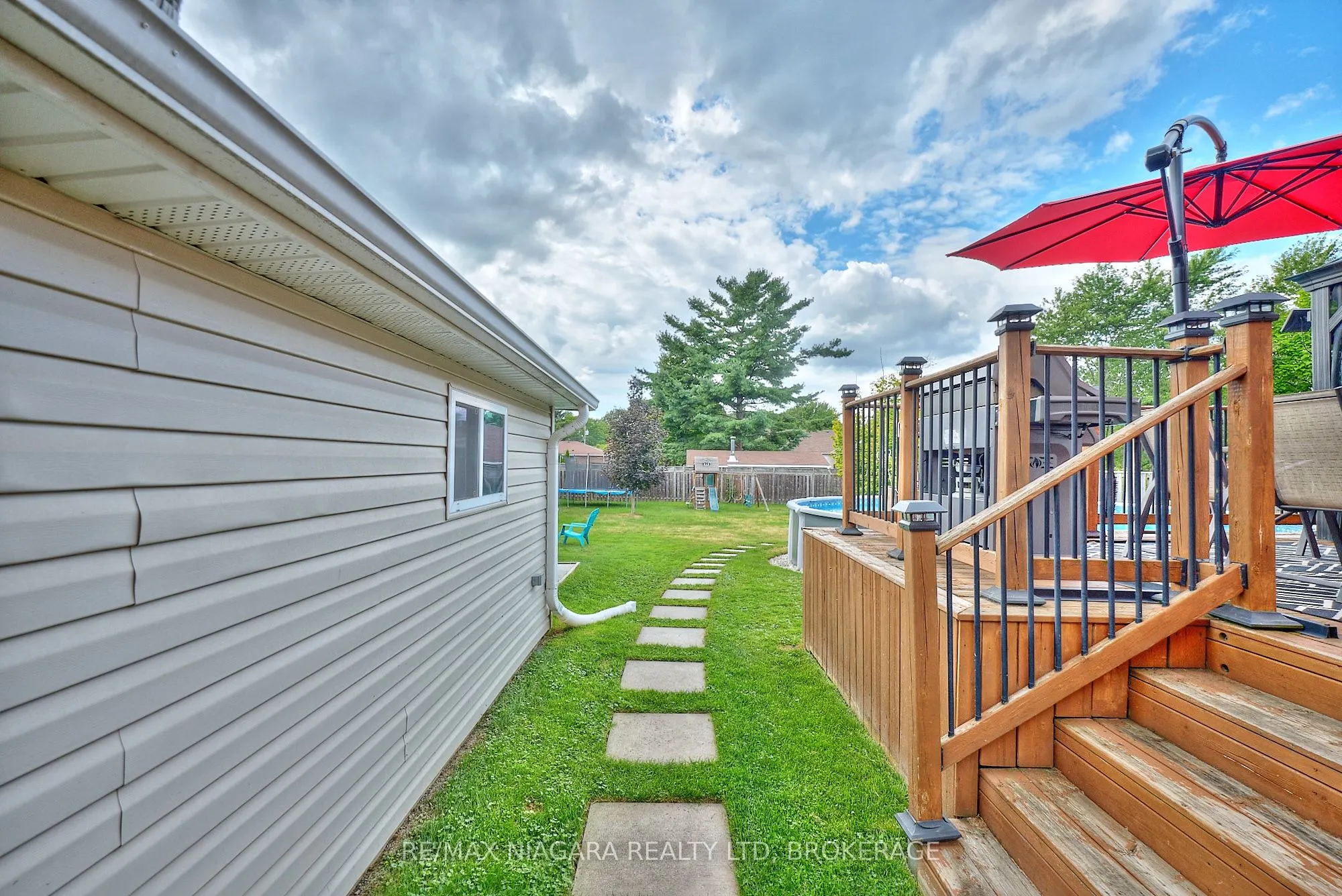 5667 Montrose Road