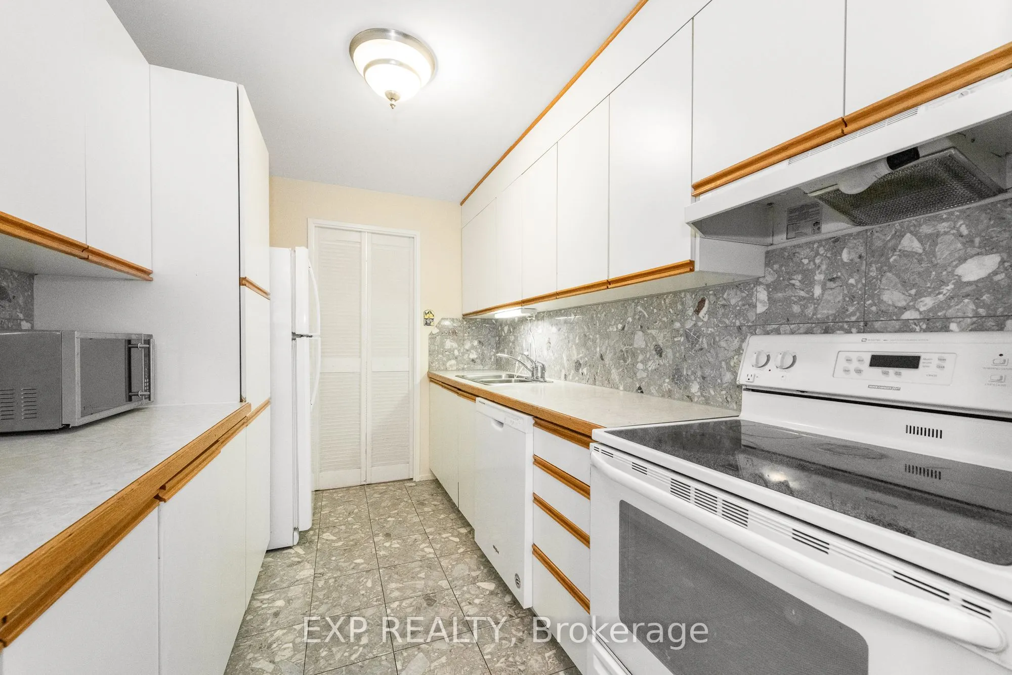 1025 Richmond Road, #304