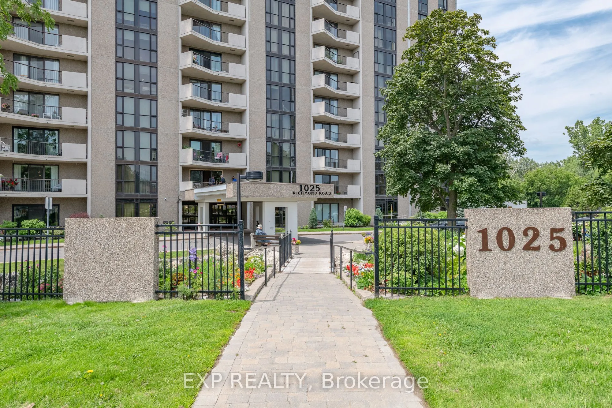 1025 Richmond Road, #304