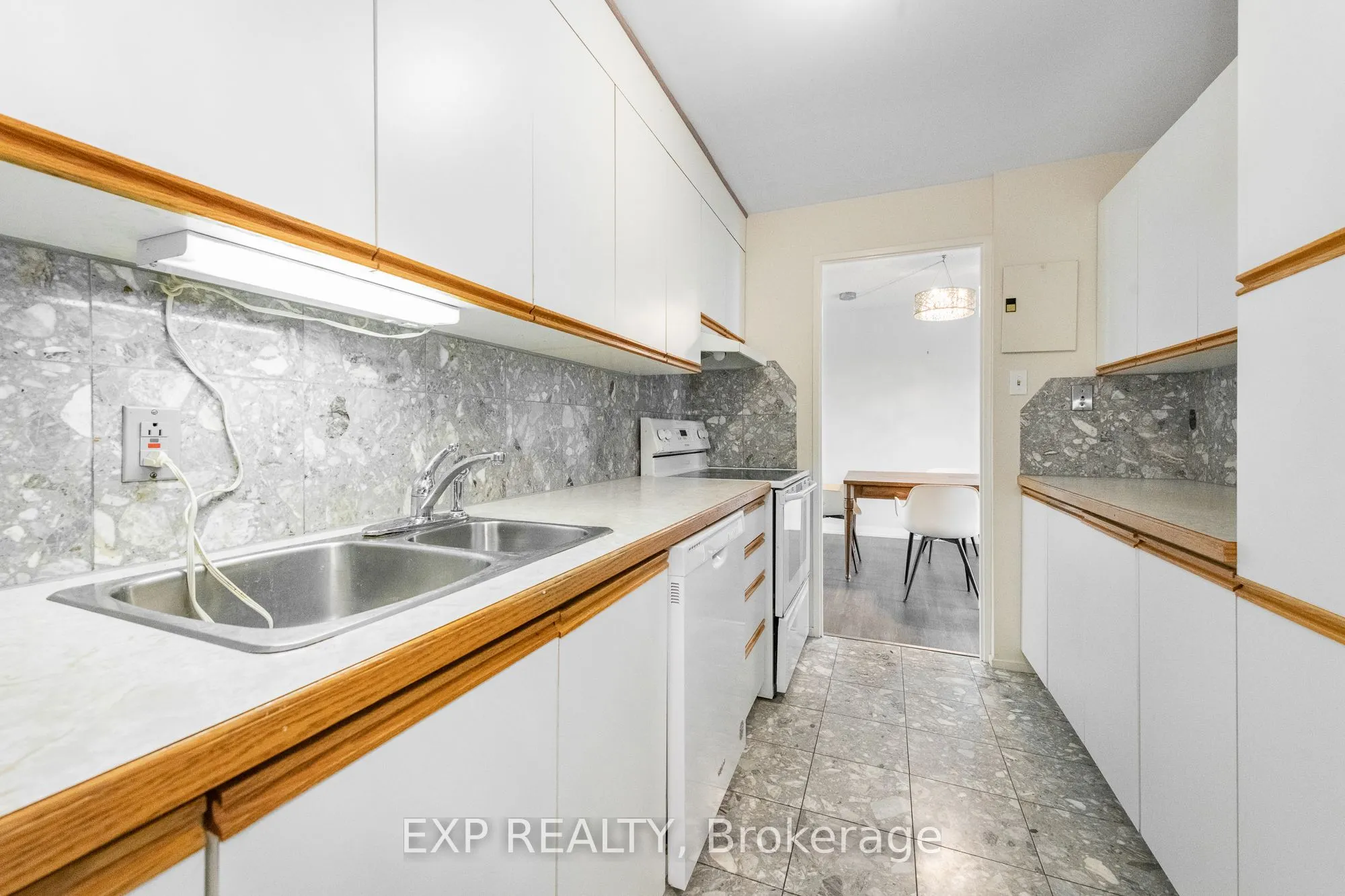 1025 Richmond Road, #304