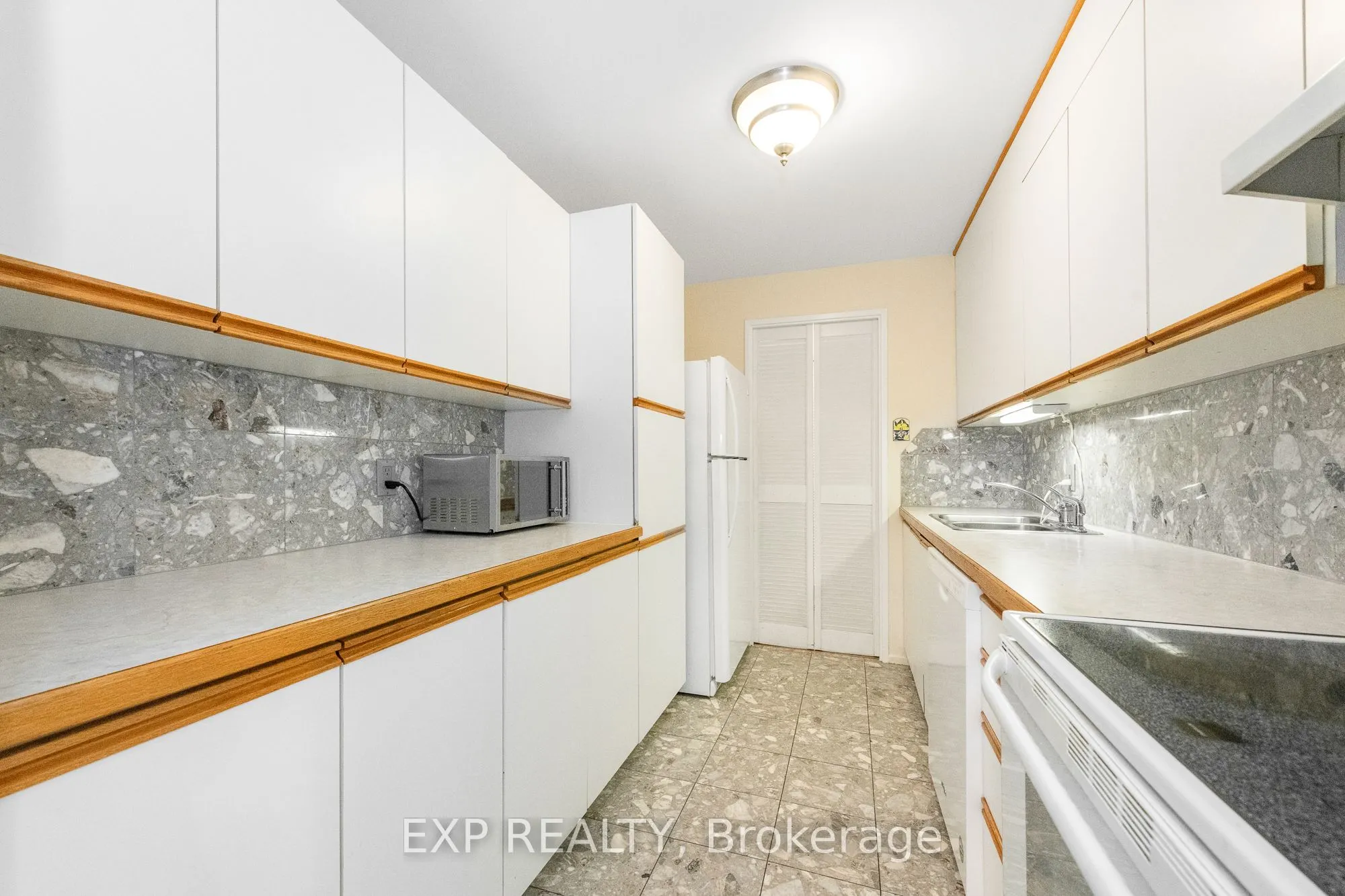 1025 Richmond Road, #304