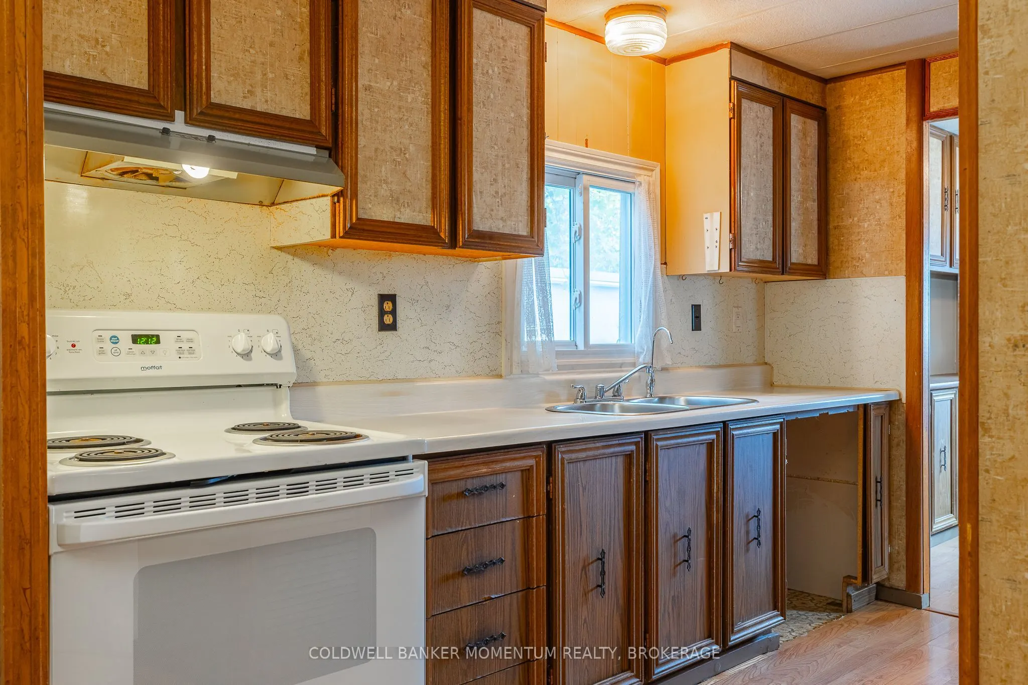 241 St. Paul Street W, #214