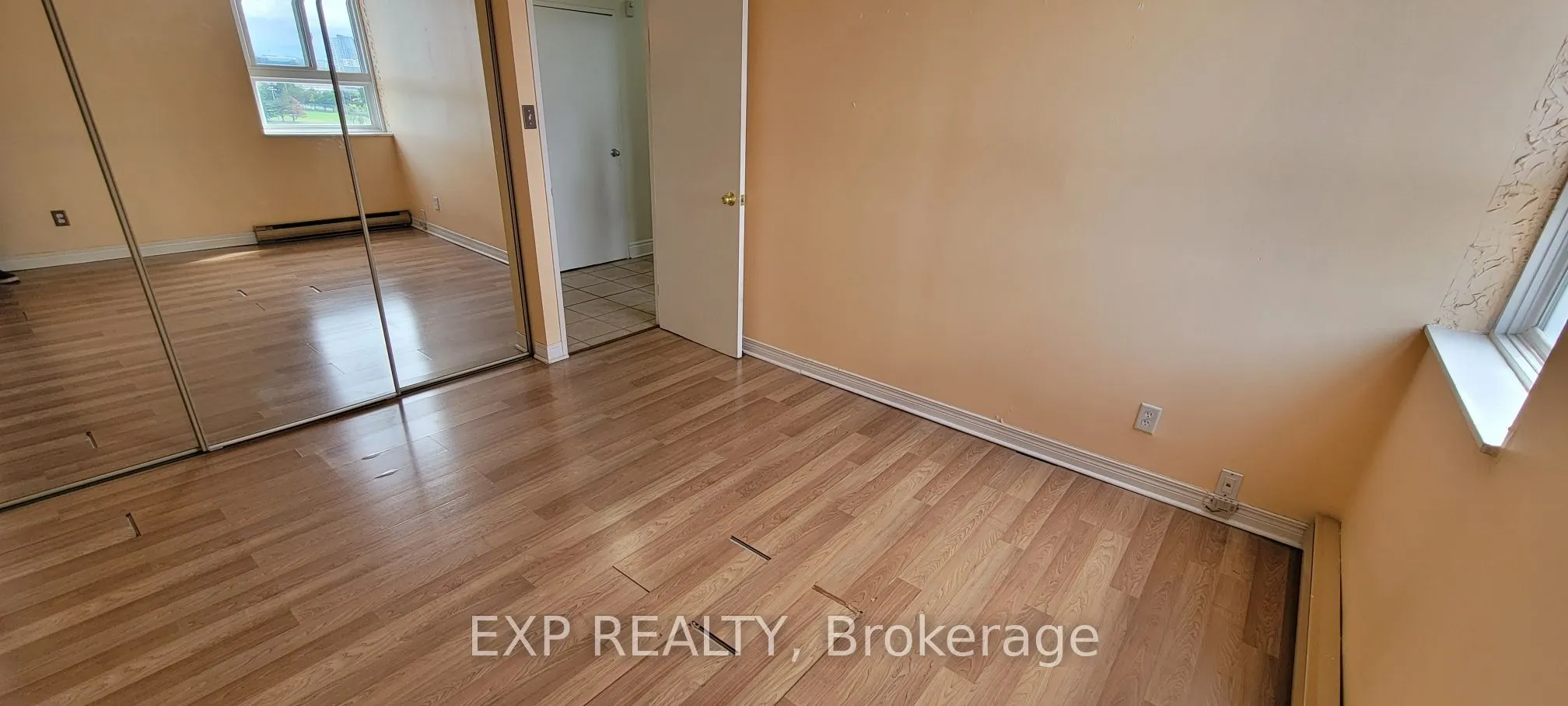 2000 Jasmine Crescent, #1214