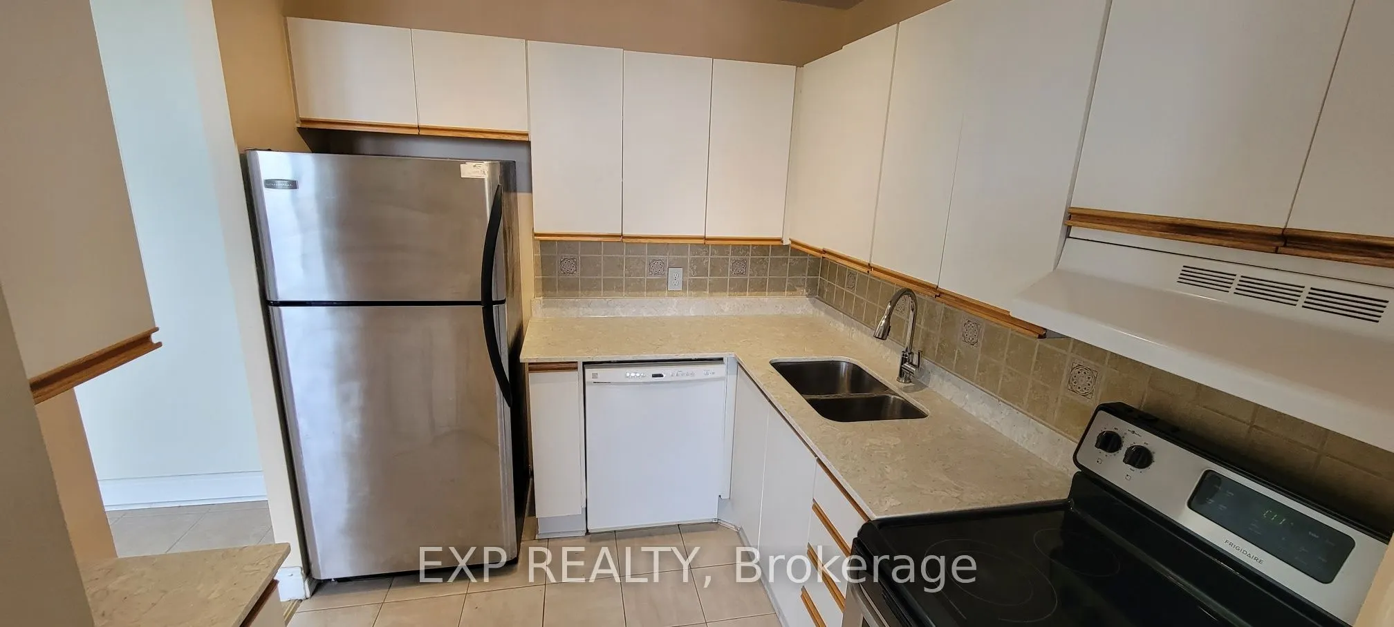 2000 Jasmine Crescent, #1214