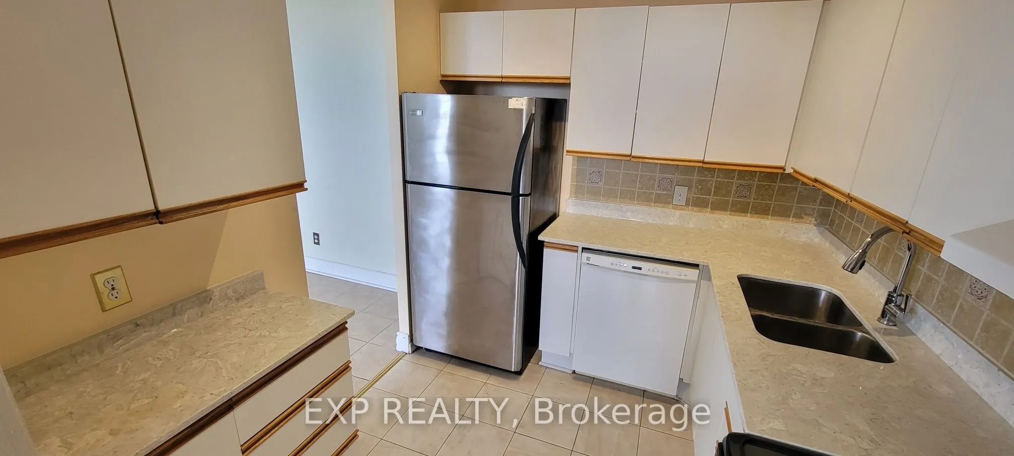 2000 Jasmine Crescent, #1214
