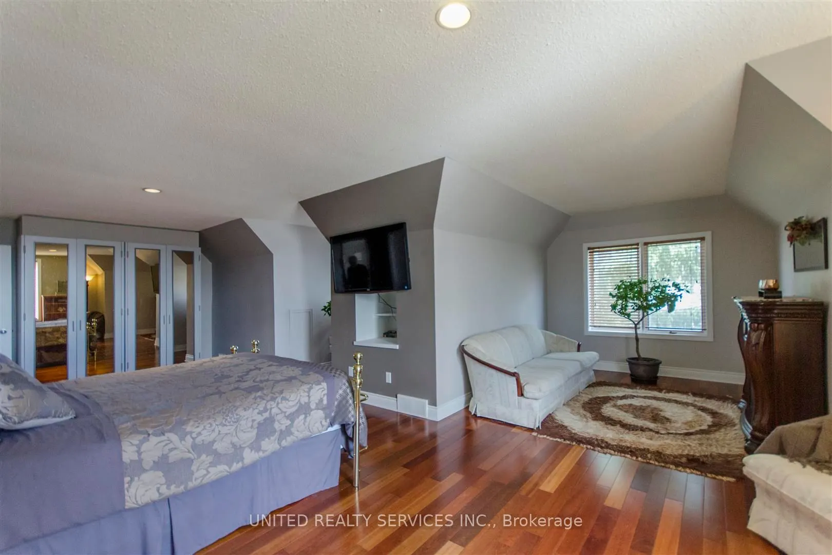 1777 HIGHBURY Avenue N, #9