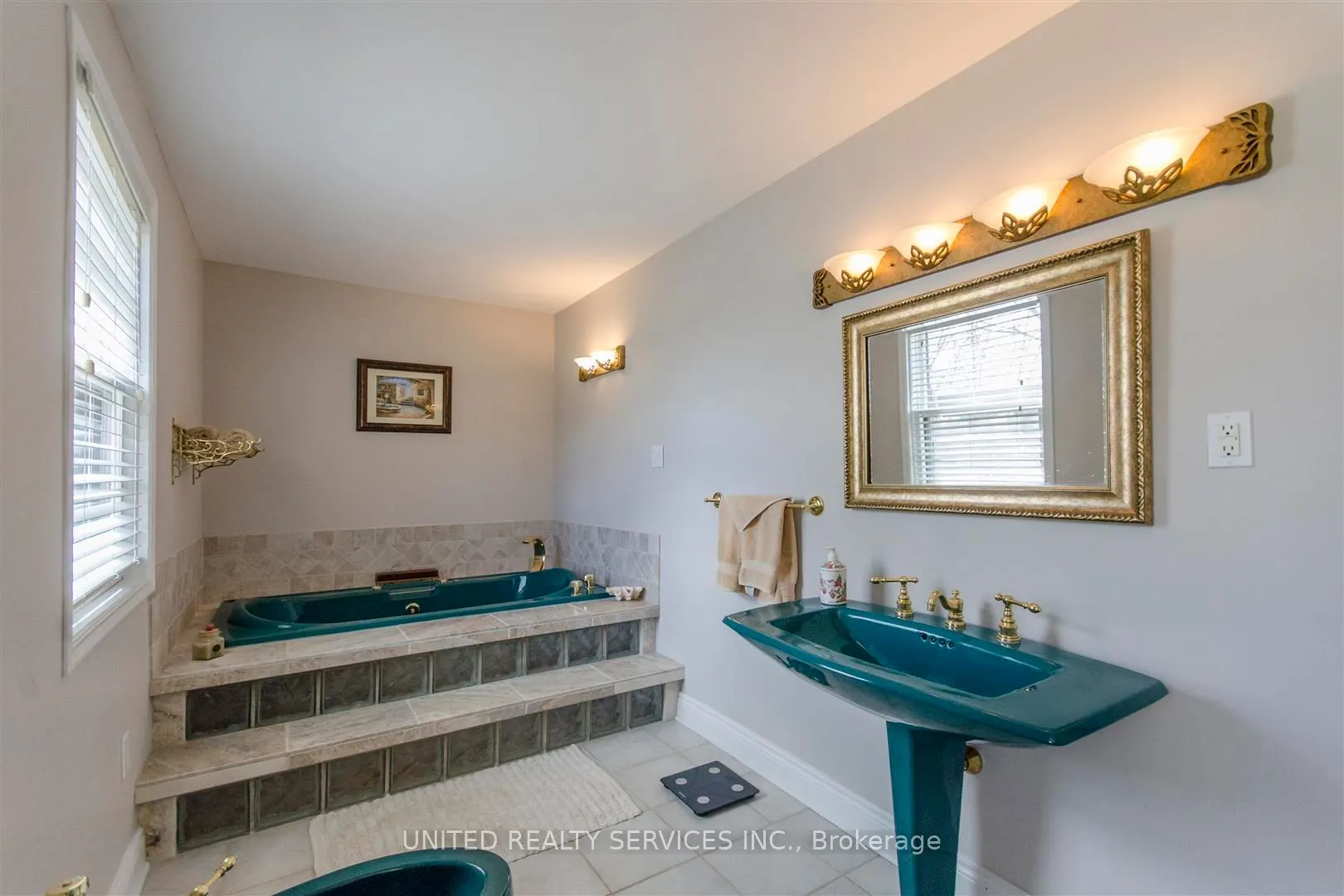1777 HIGHBURY Avenue N, #9