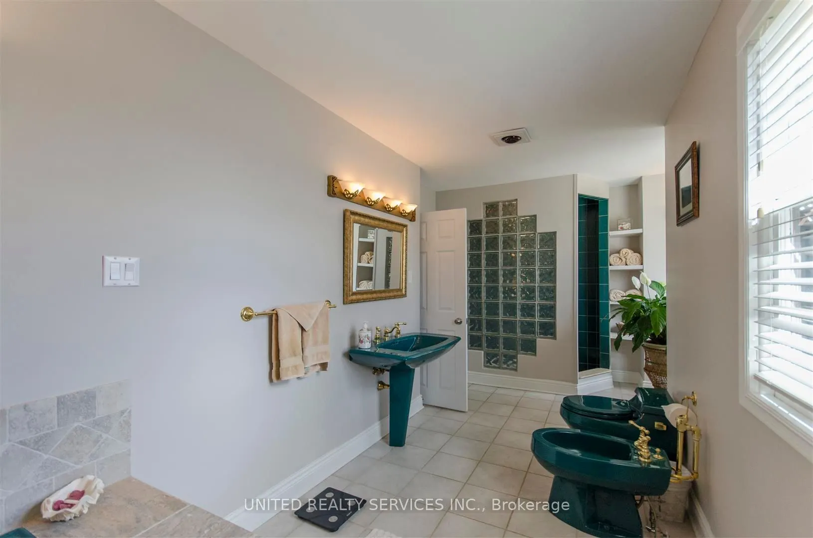 1777 HIGHBURY Avenue N, #9