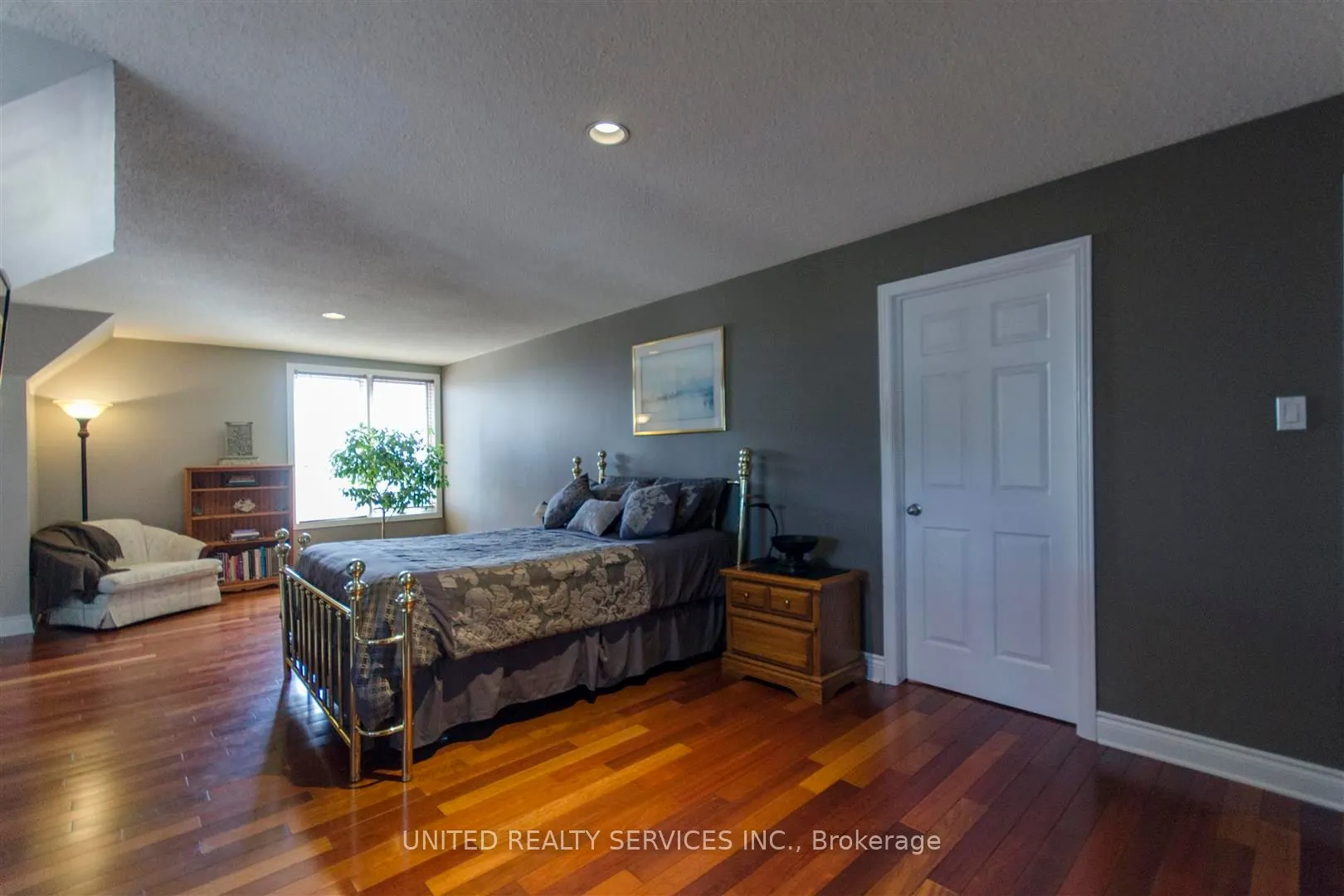 1777 HIGHBURY Avenue N, #9