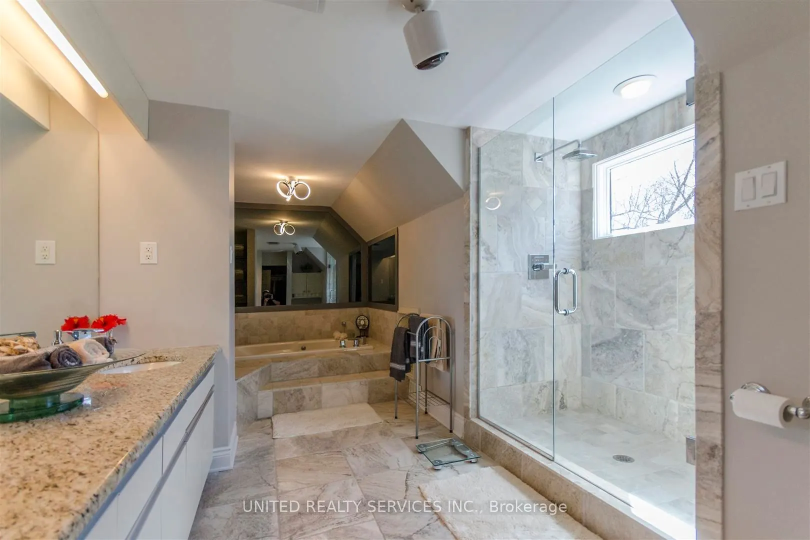 1777 HIGHBURY Avenue N, #9