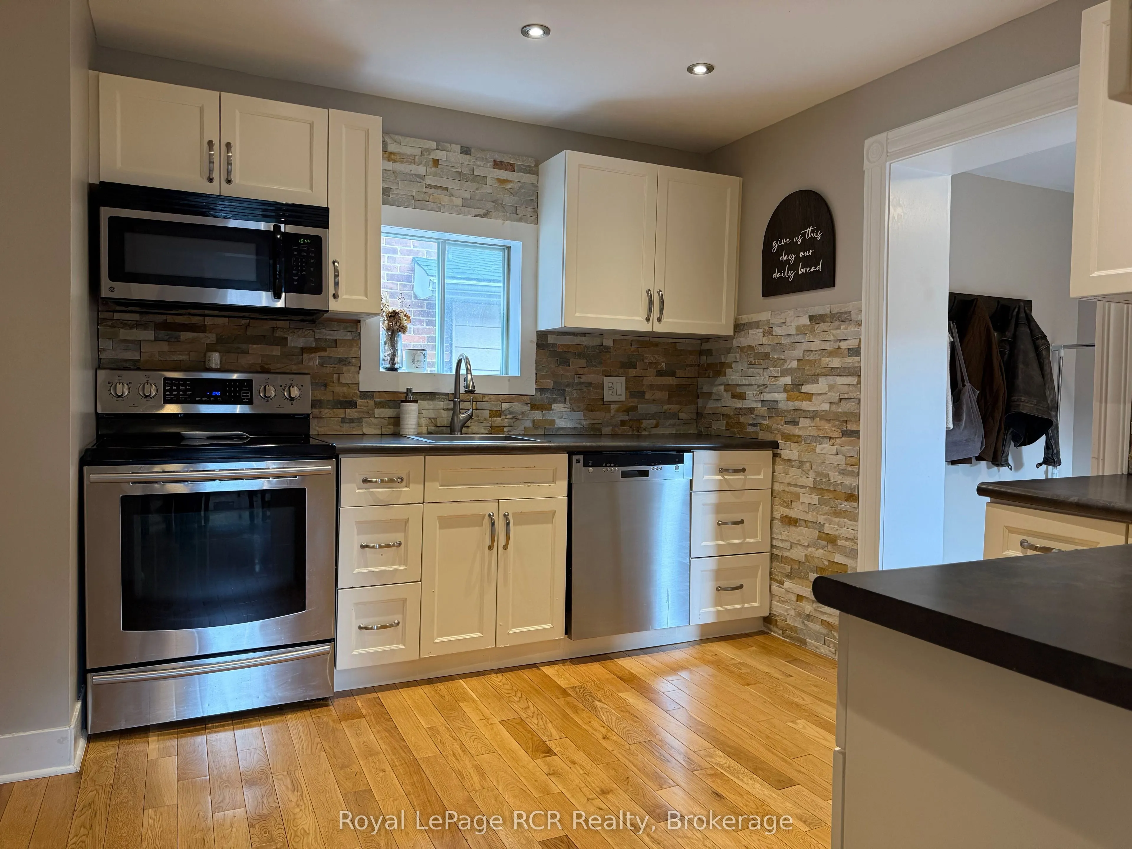312 18th Street W