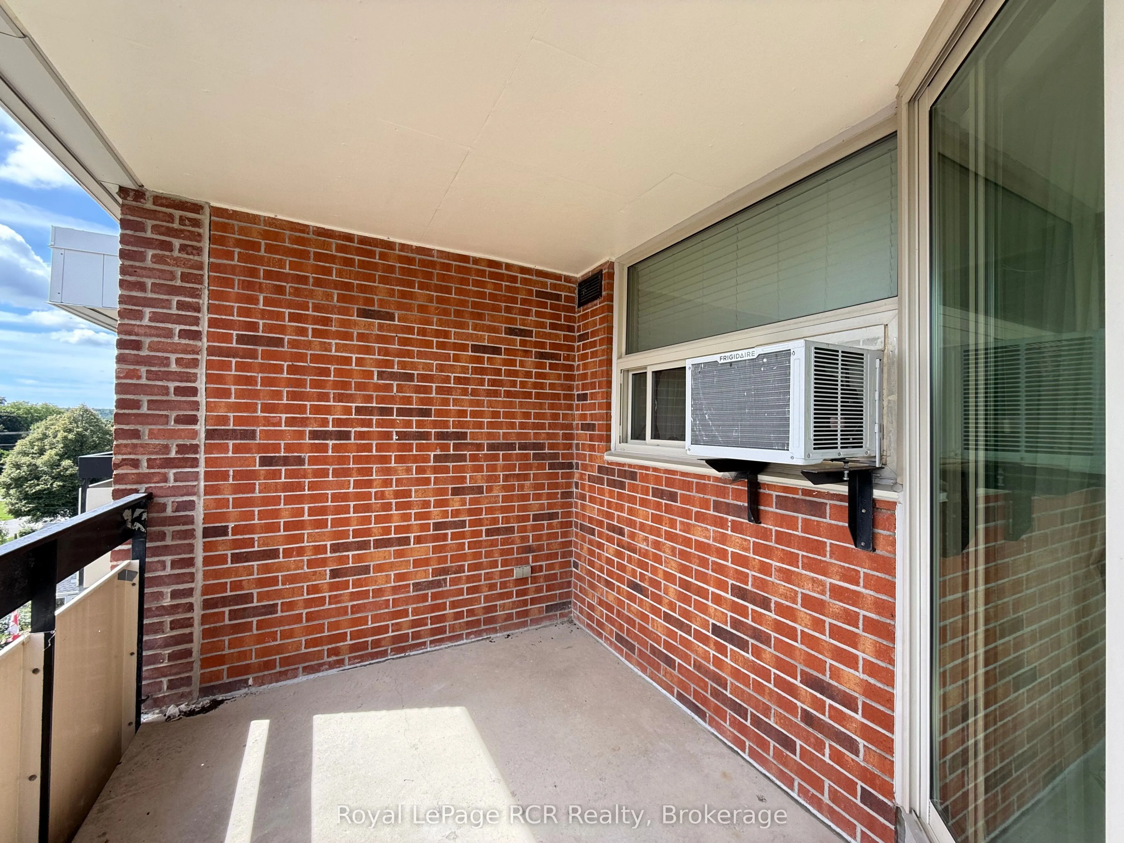 860 9TH Street E, #410
