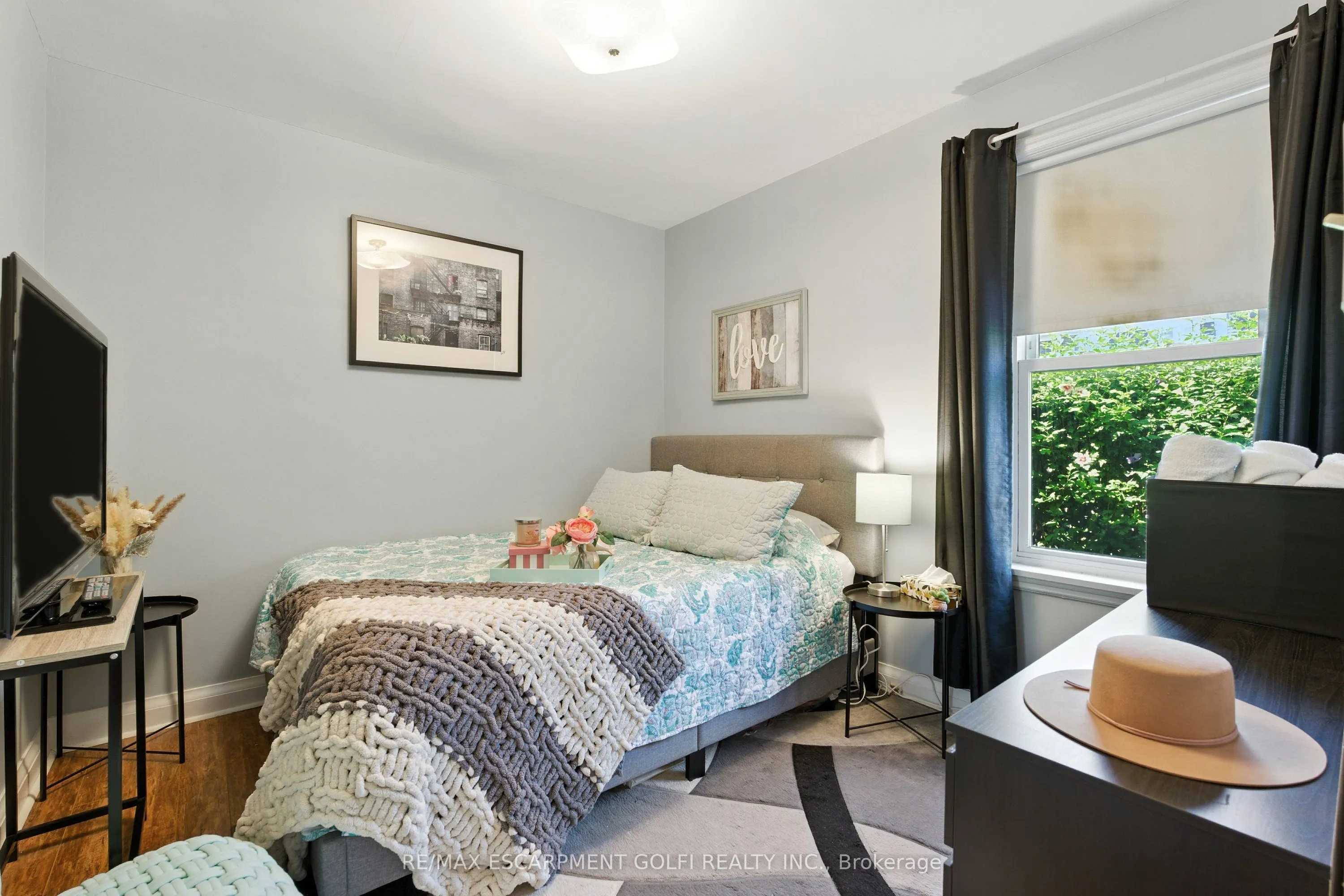 2 Avalon Place