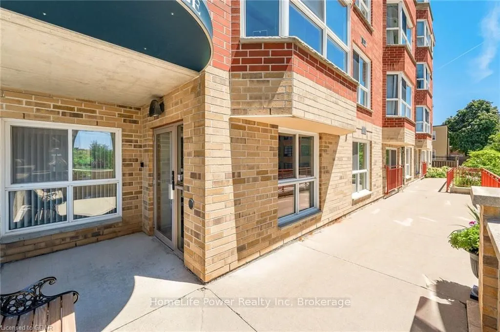 20 ST GEORGE Street, #208