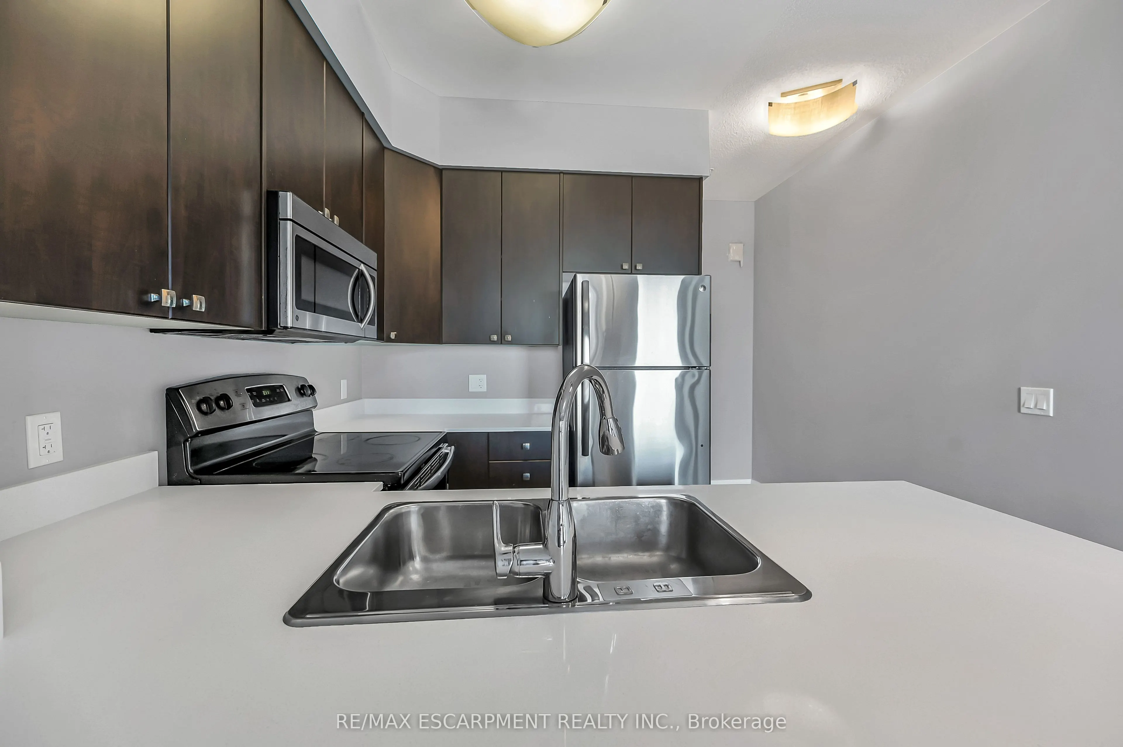 112 King Street E, #705