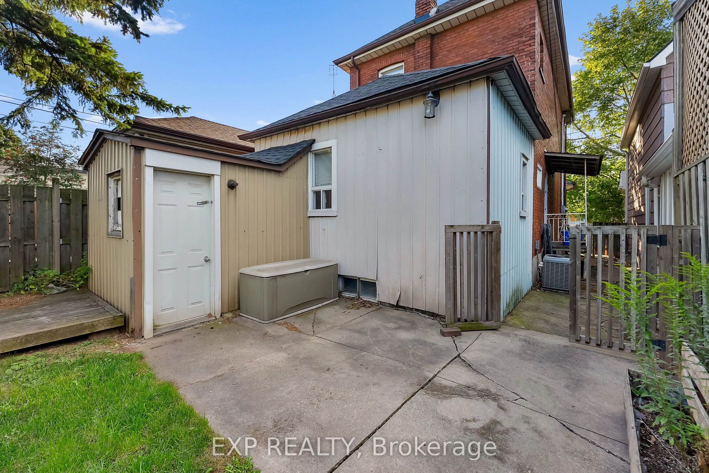 200 Kensington Avenue N