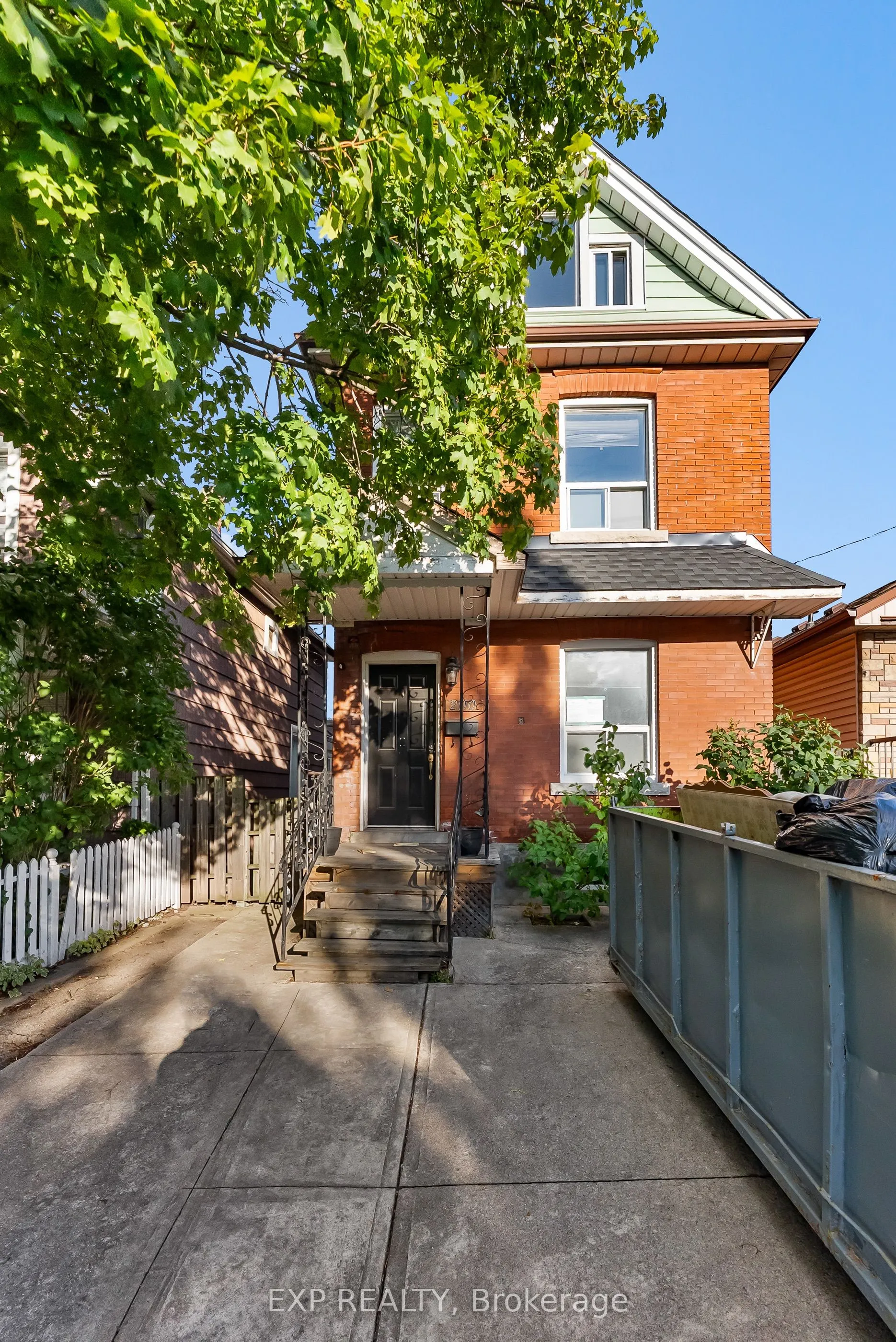 200 Kensington Avenue N