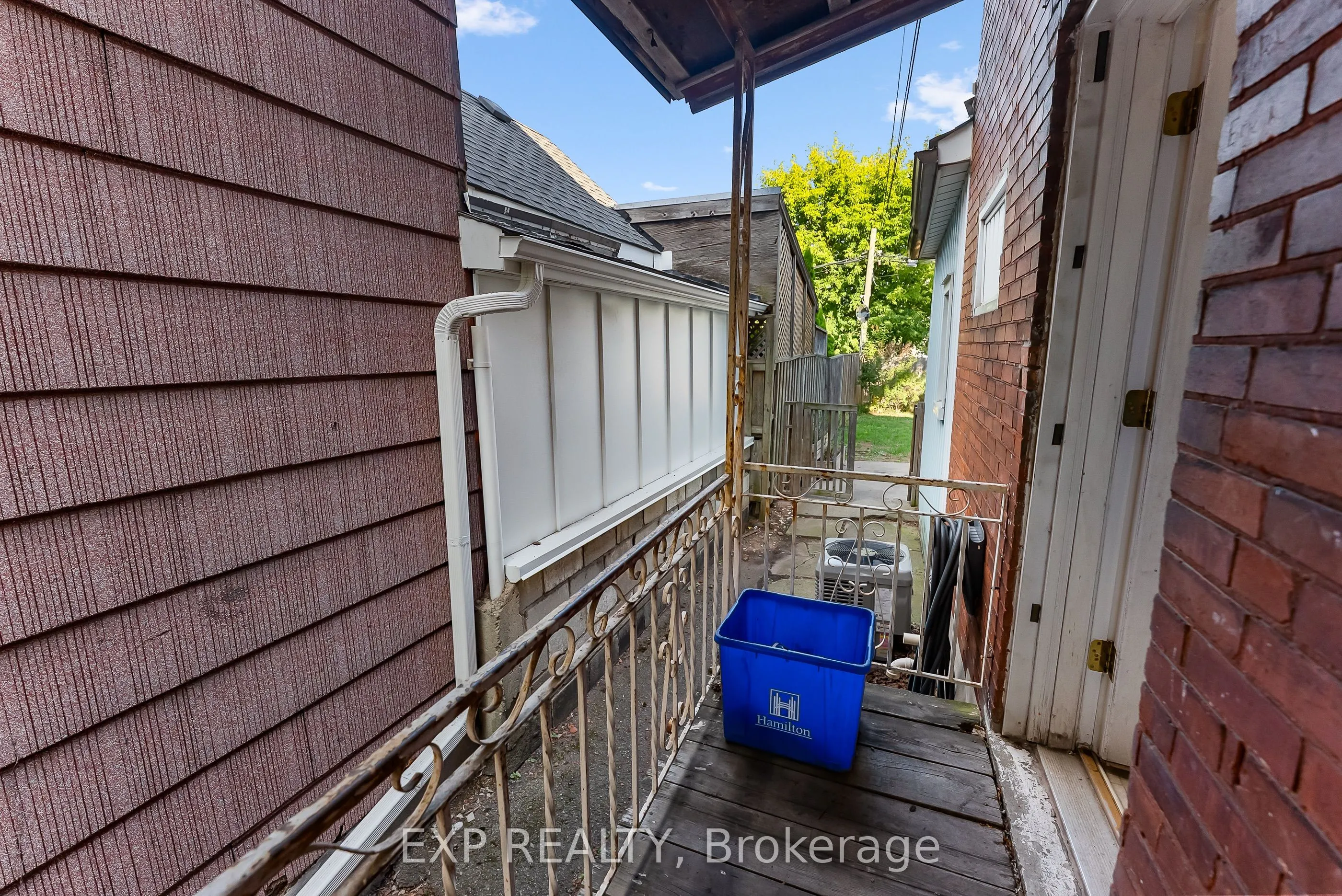 200 Kensington Avenue N