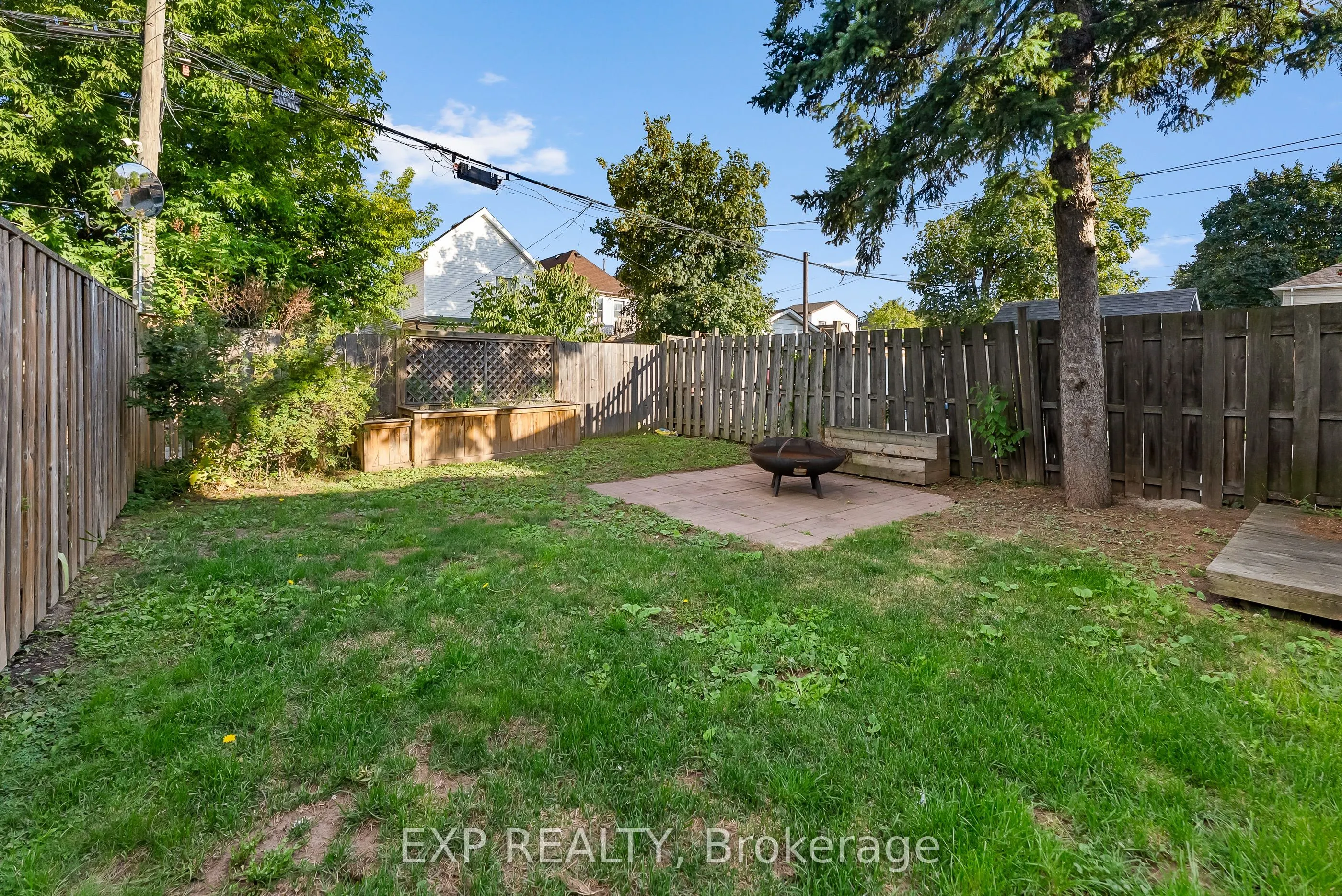 200 Kensington Avenue N