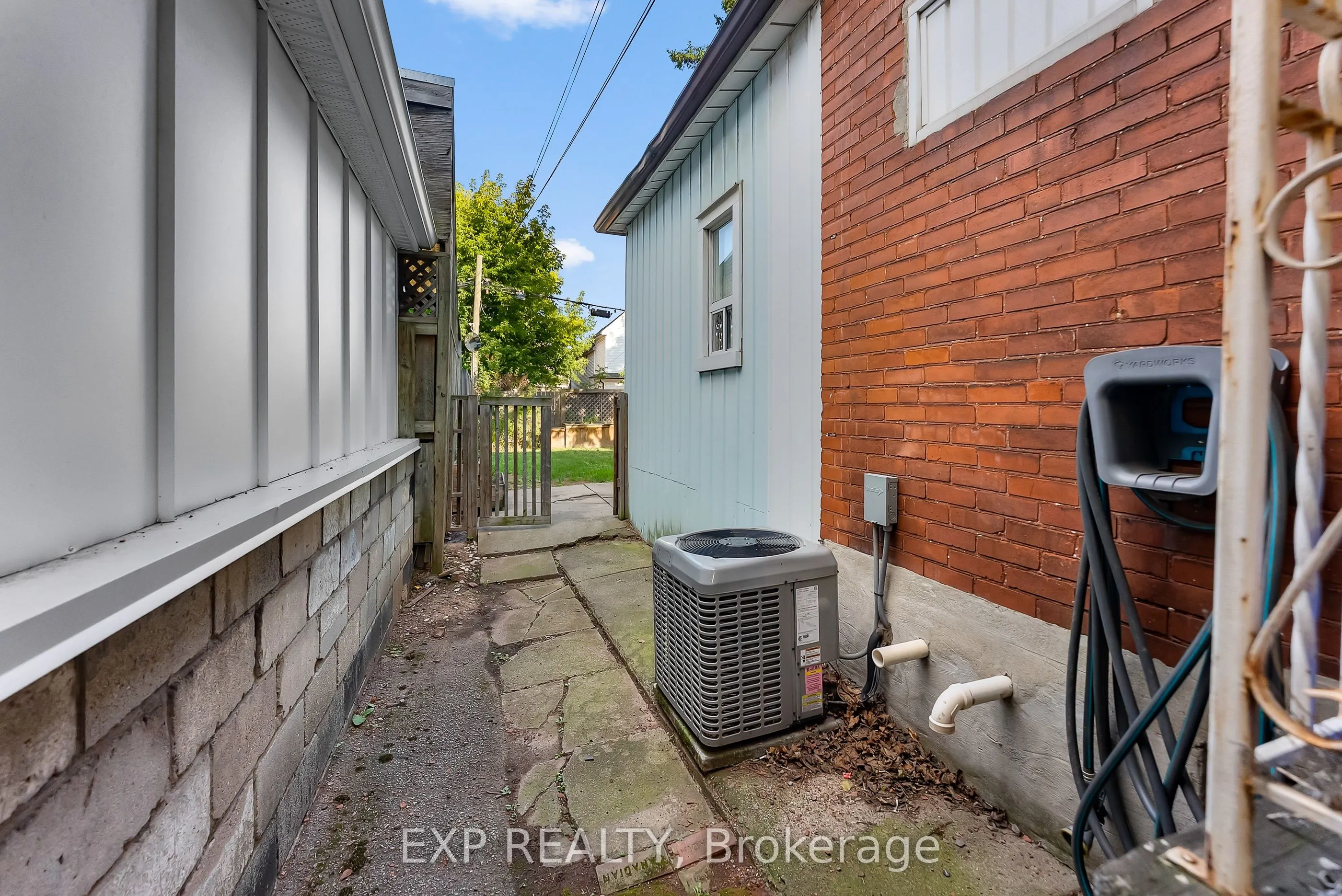 200 Kensington Avenue N