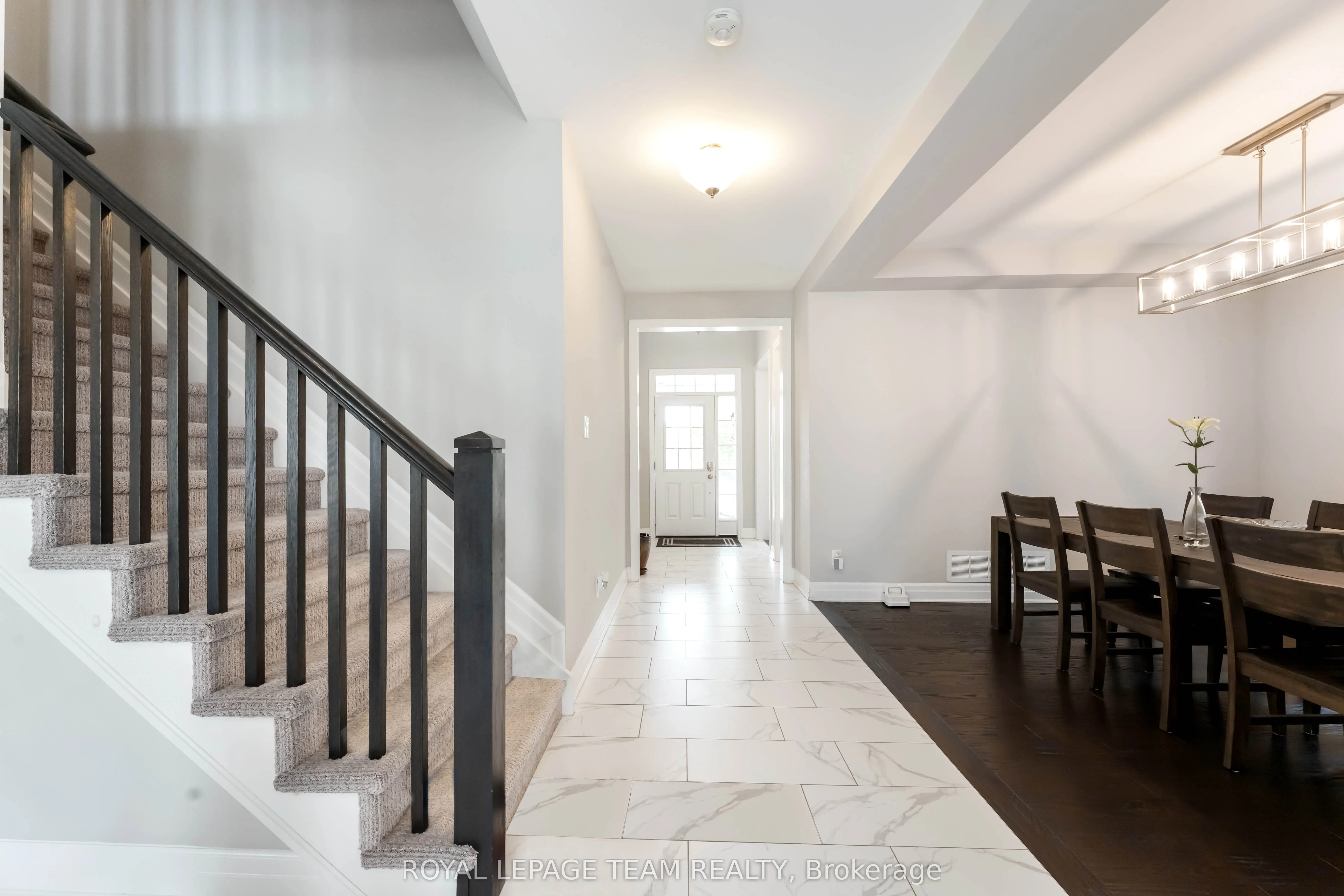 648 Pearl Dace Crescent