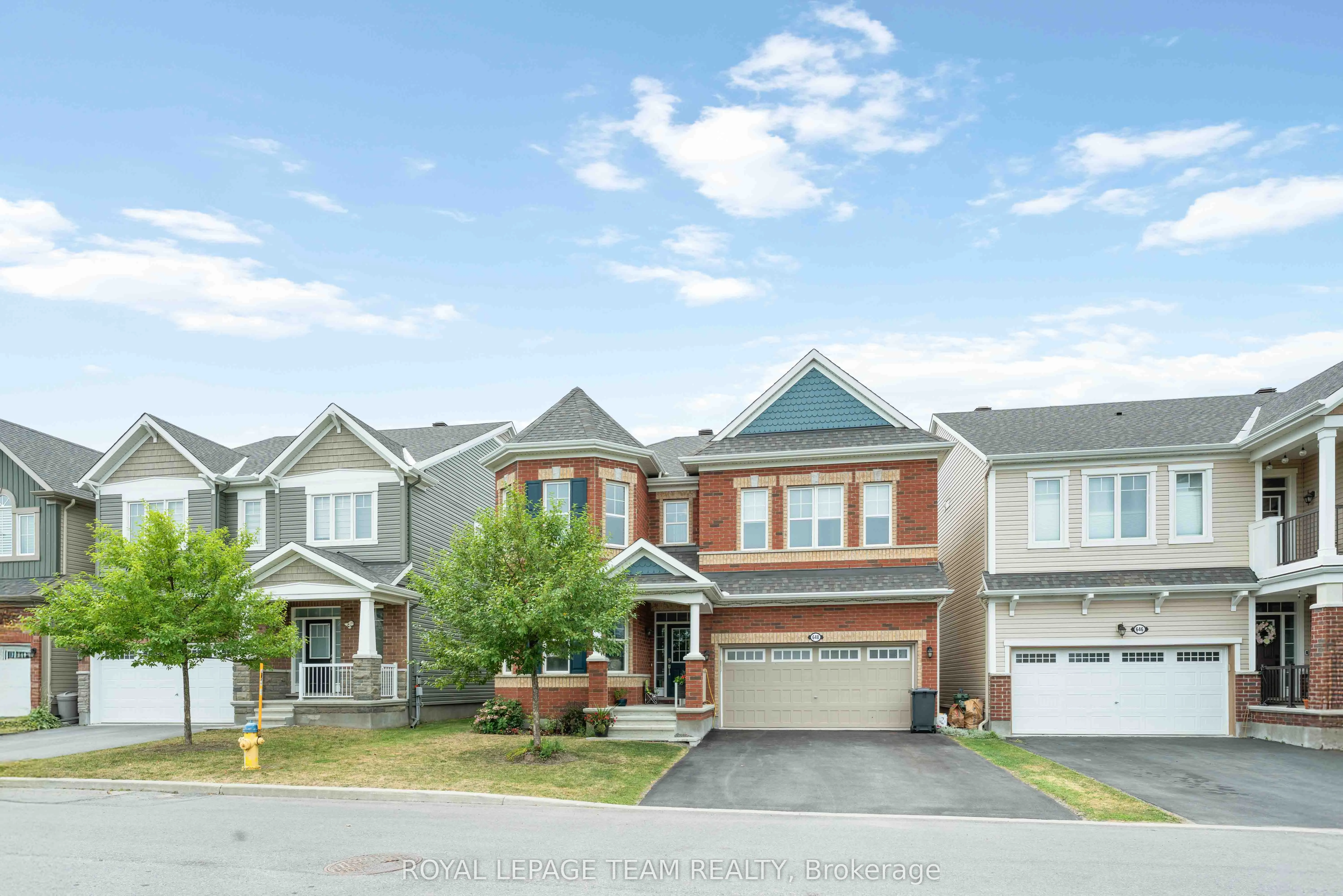 648 Pearl Dace Crescent