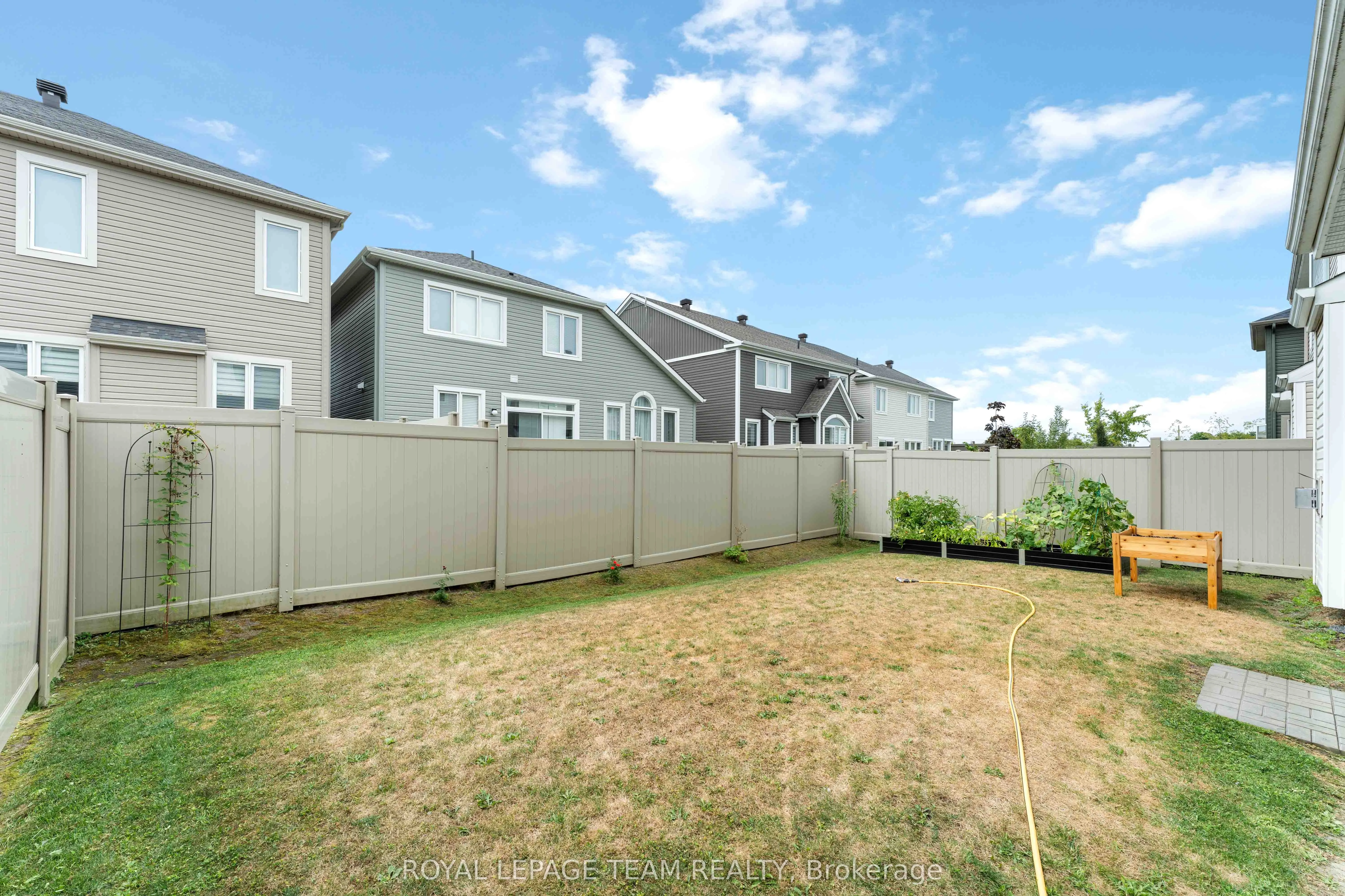 648 Pearl Dace Crescent